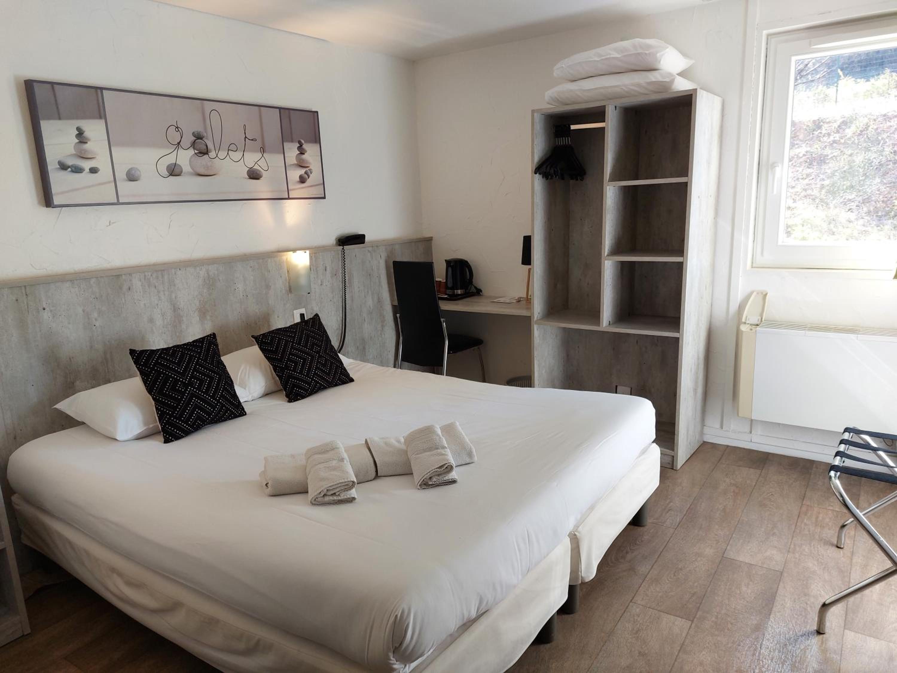 Double Room with Terrace - Photo 3