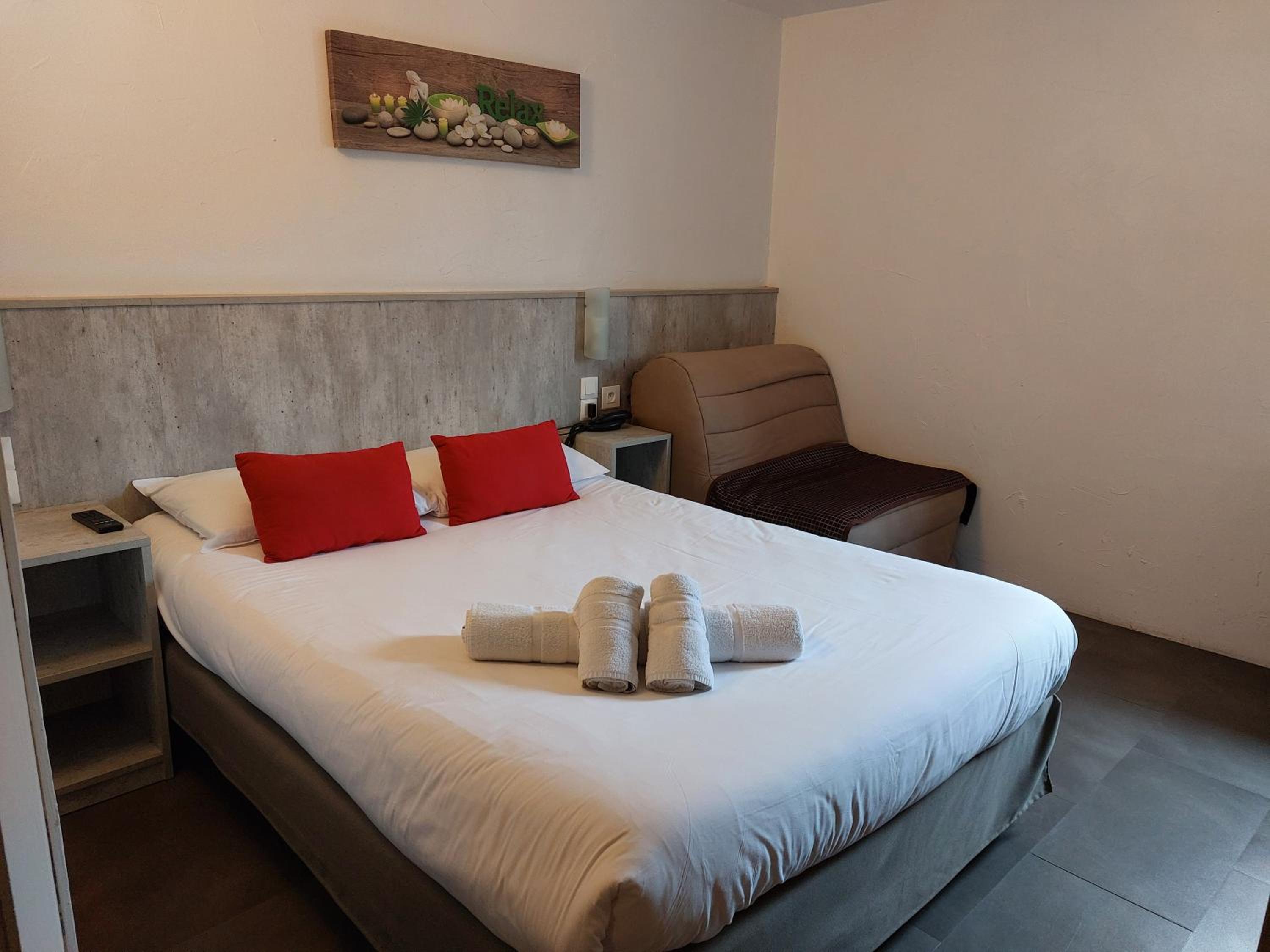 Standard Double Room - Photo 3