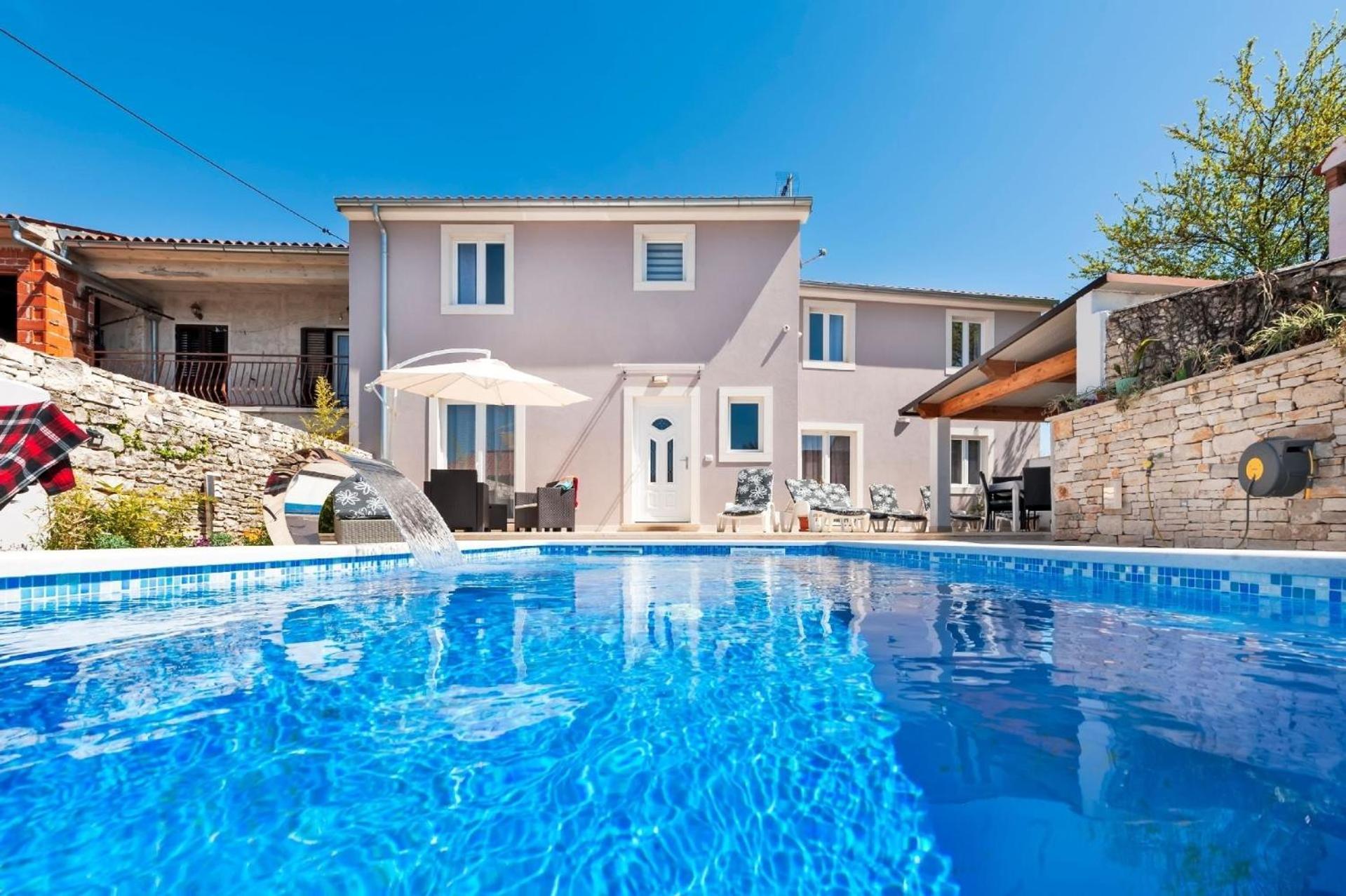 Four-Bedroom Vacation Home photo 2