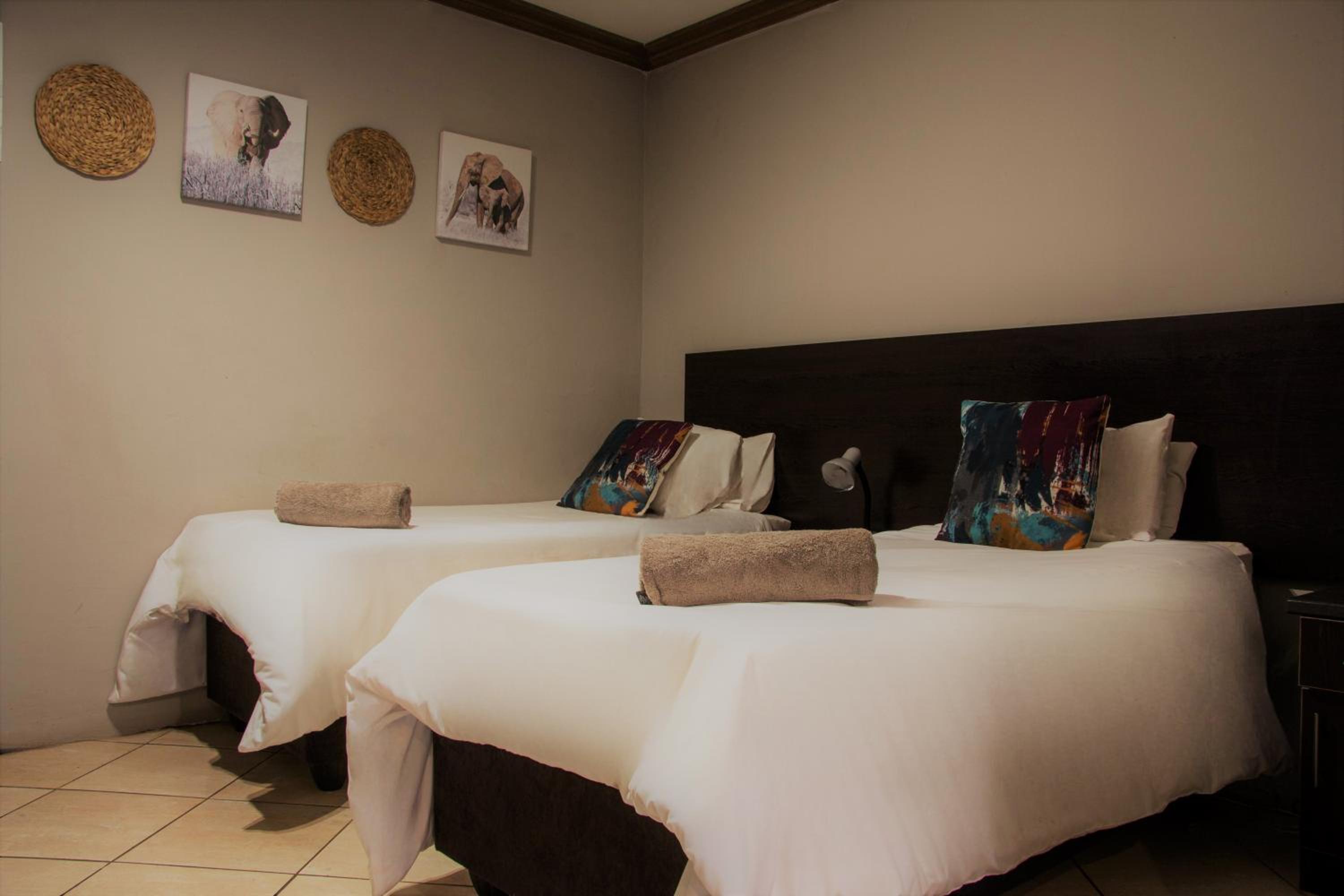 Deluxe Family Room - Photo 1