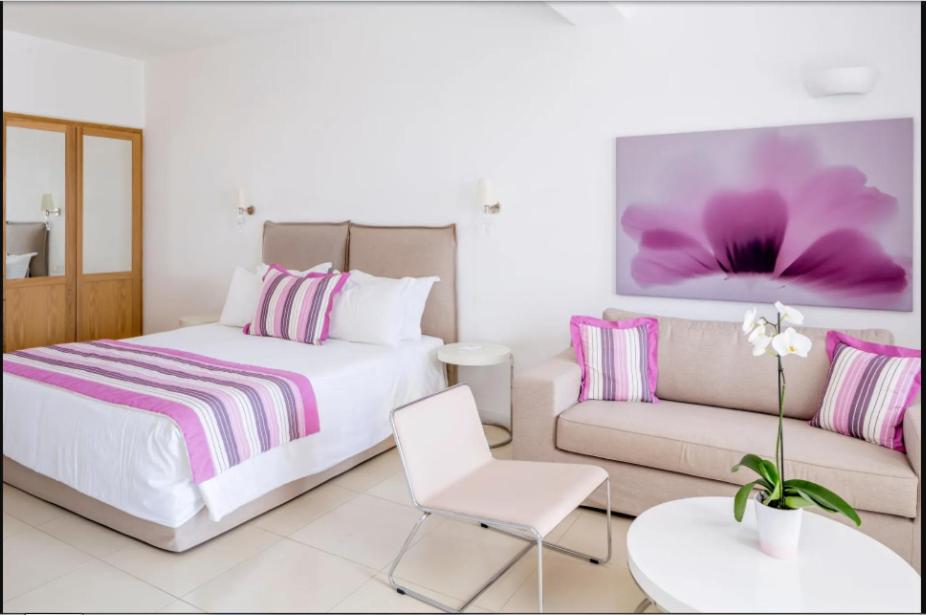 Superior Suite with Sea View - Photo 10