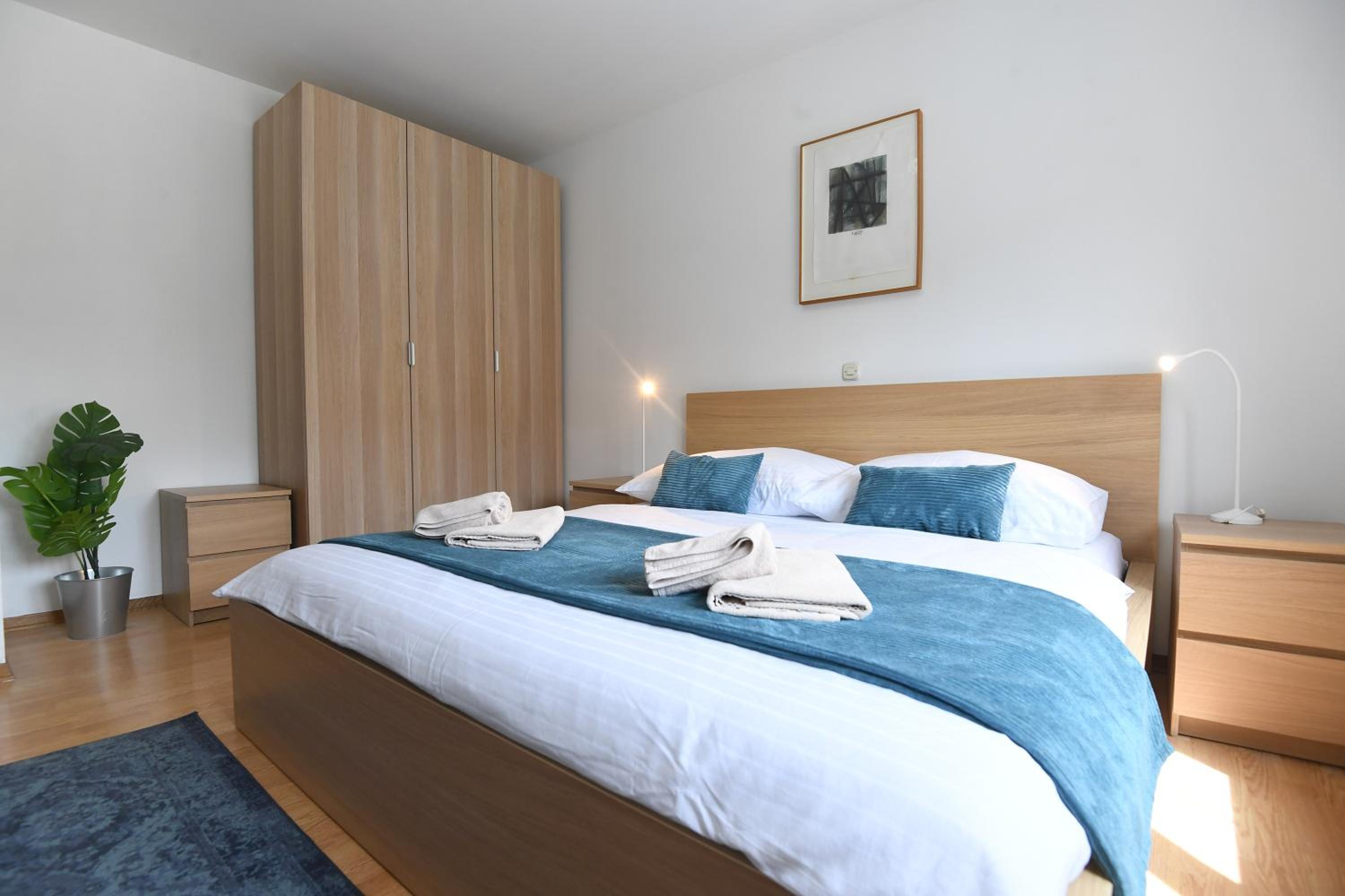Three-Bedroom Apartment with Sea View photo 3