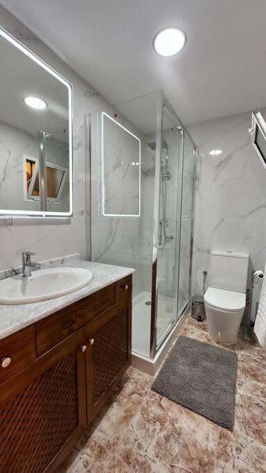Three-Bedroom House photo 2