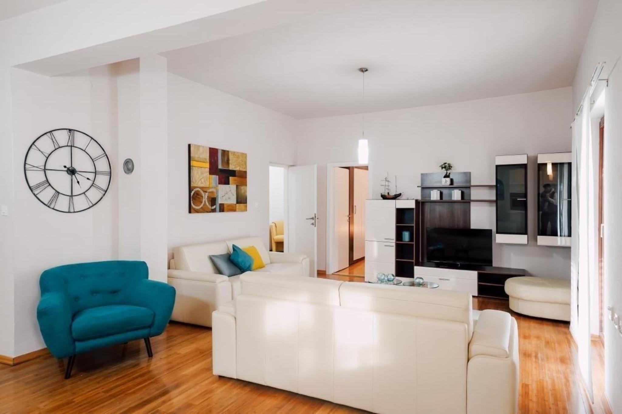 Three-Bedroom Apartment photo 1