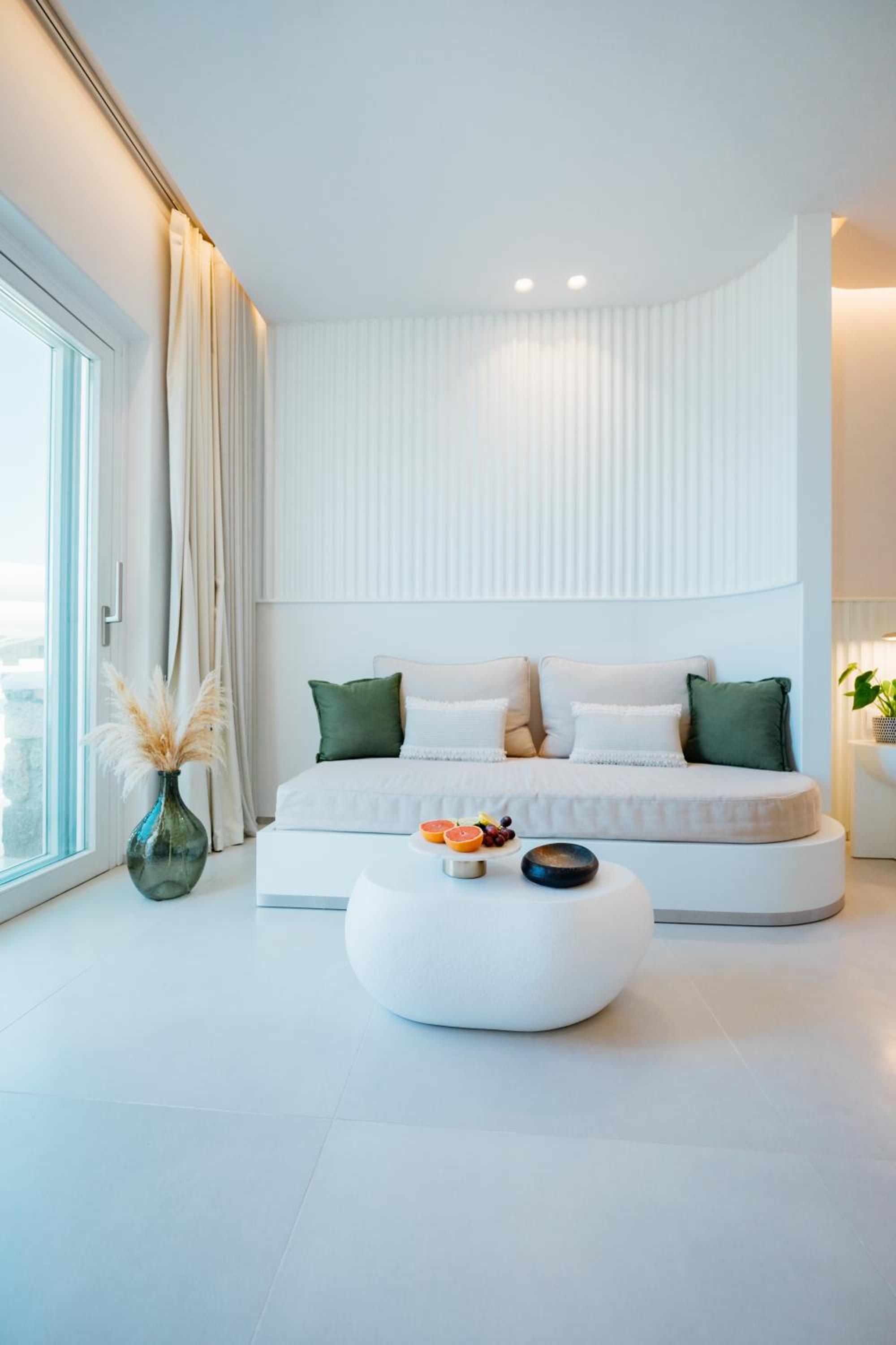 Superior Suite with Sea View - Photo 9