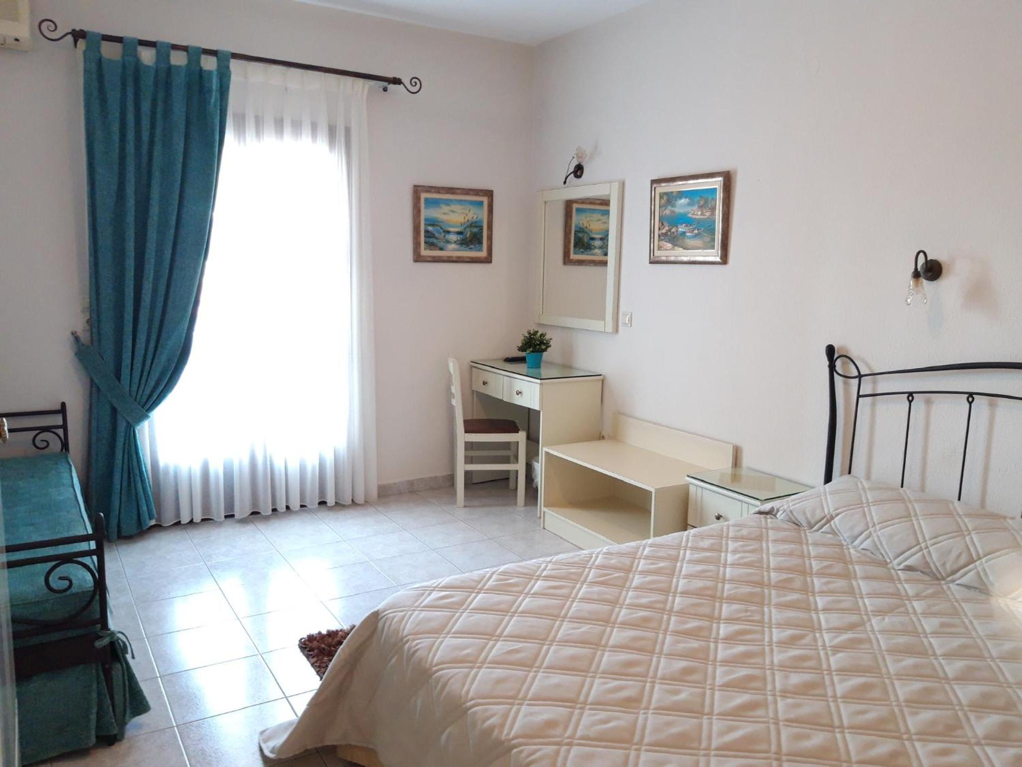 Standard Triple Room with Sea View