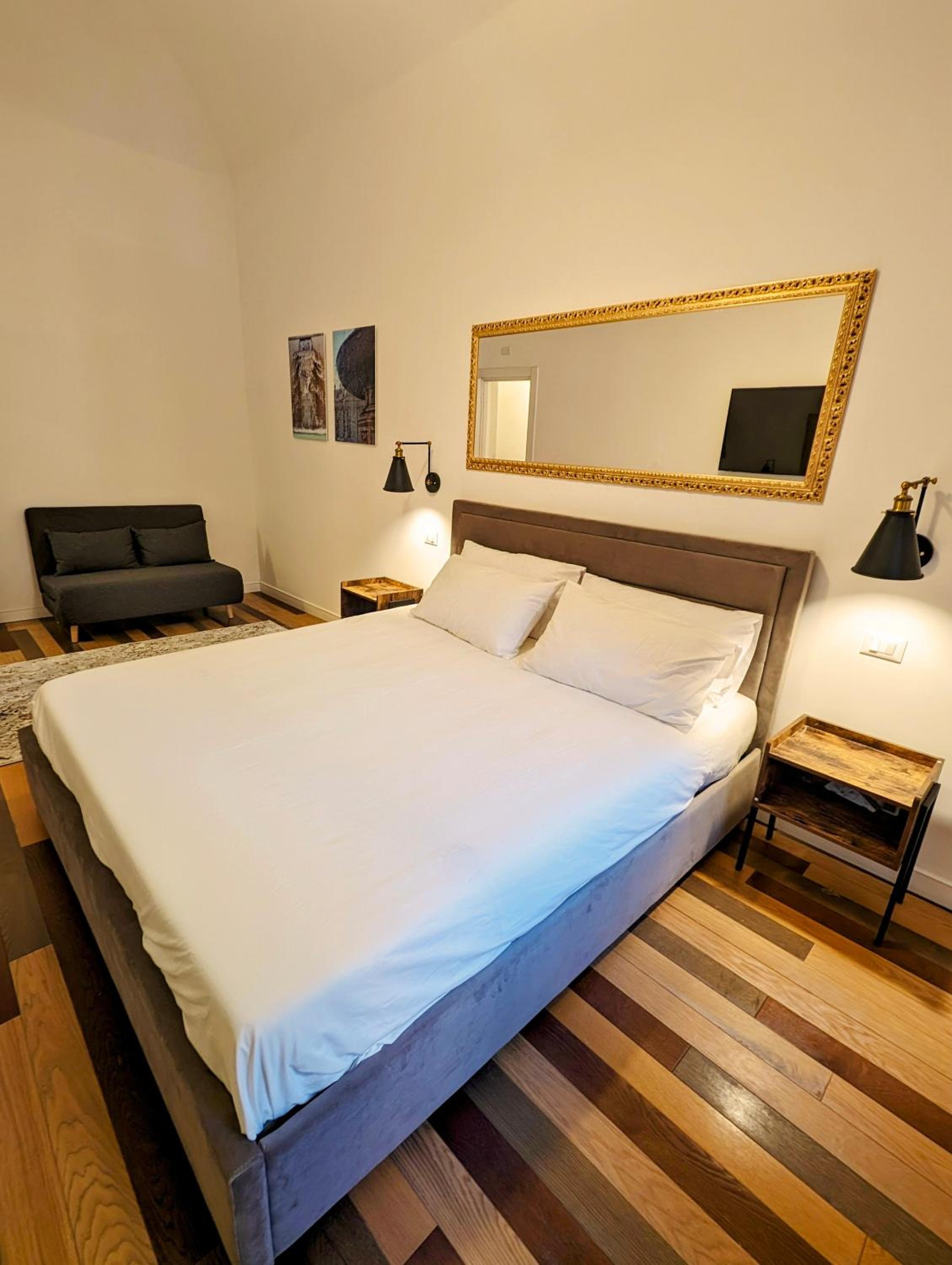 One-Bedroom Apartment photo 3