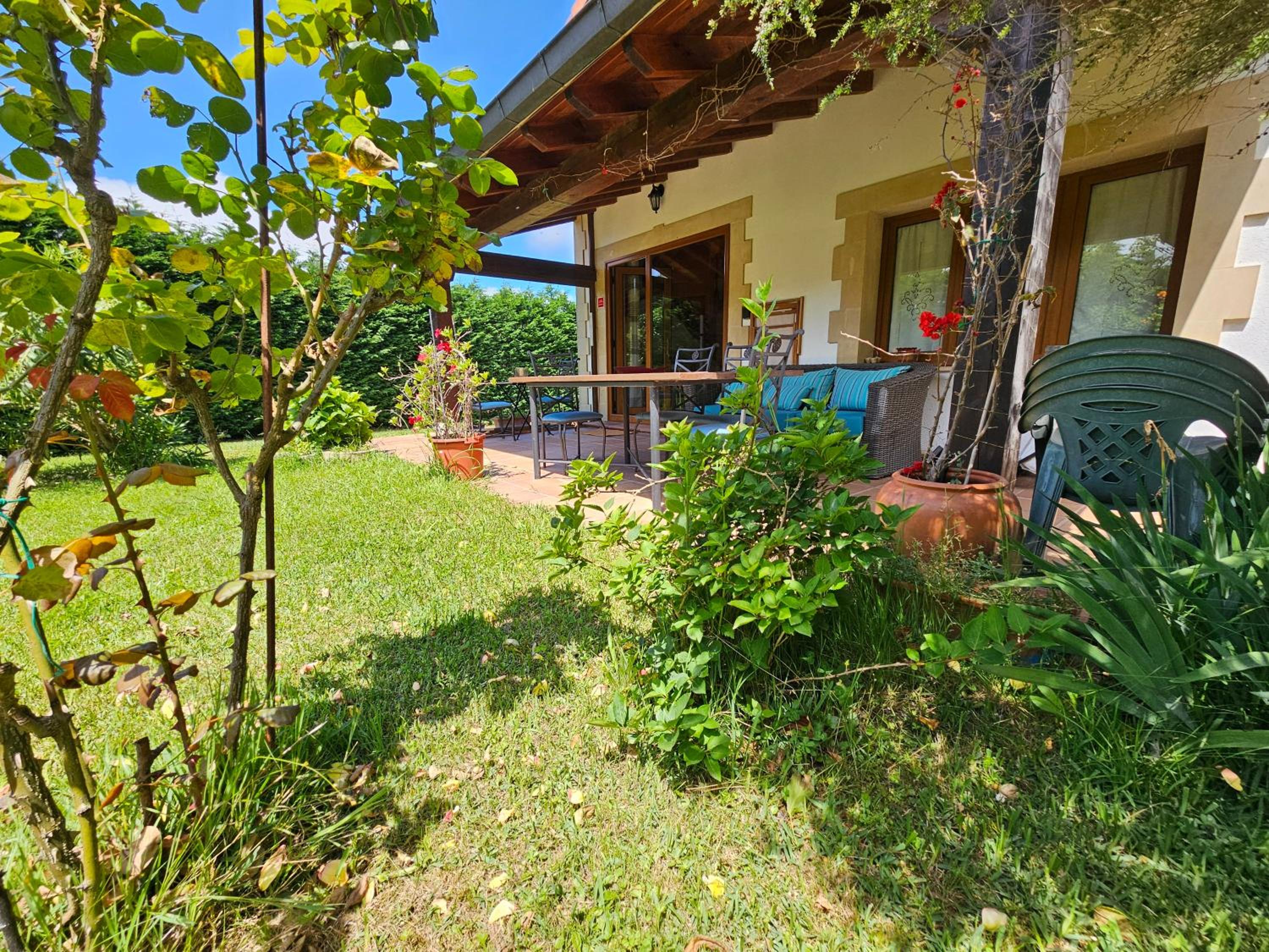 Four-Bedroom House photo 3