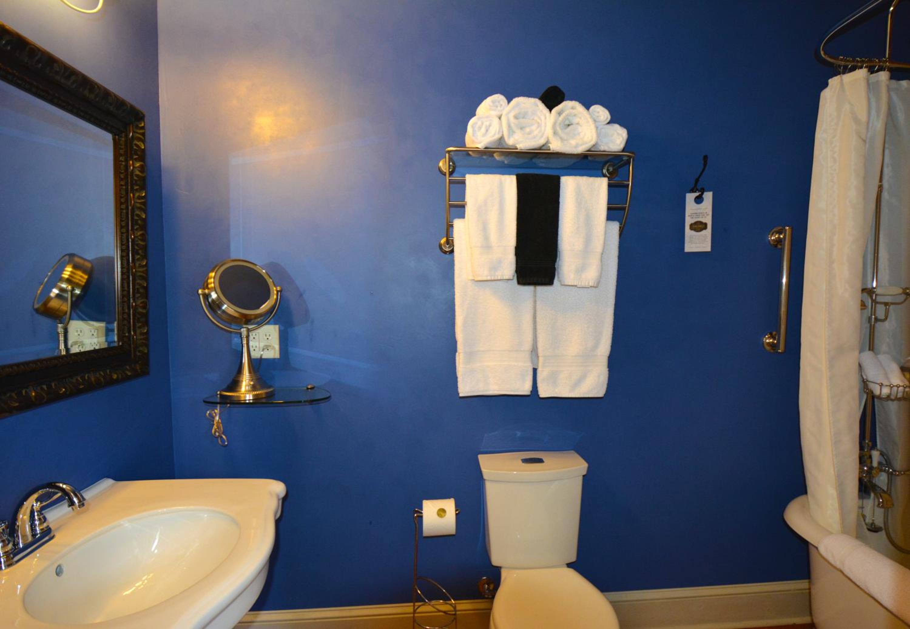 Standard Queen Room photo 2