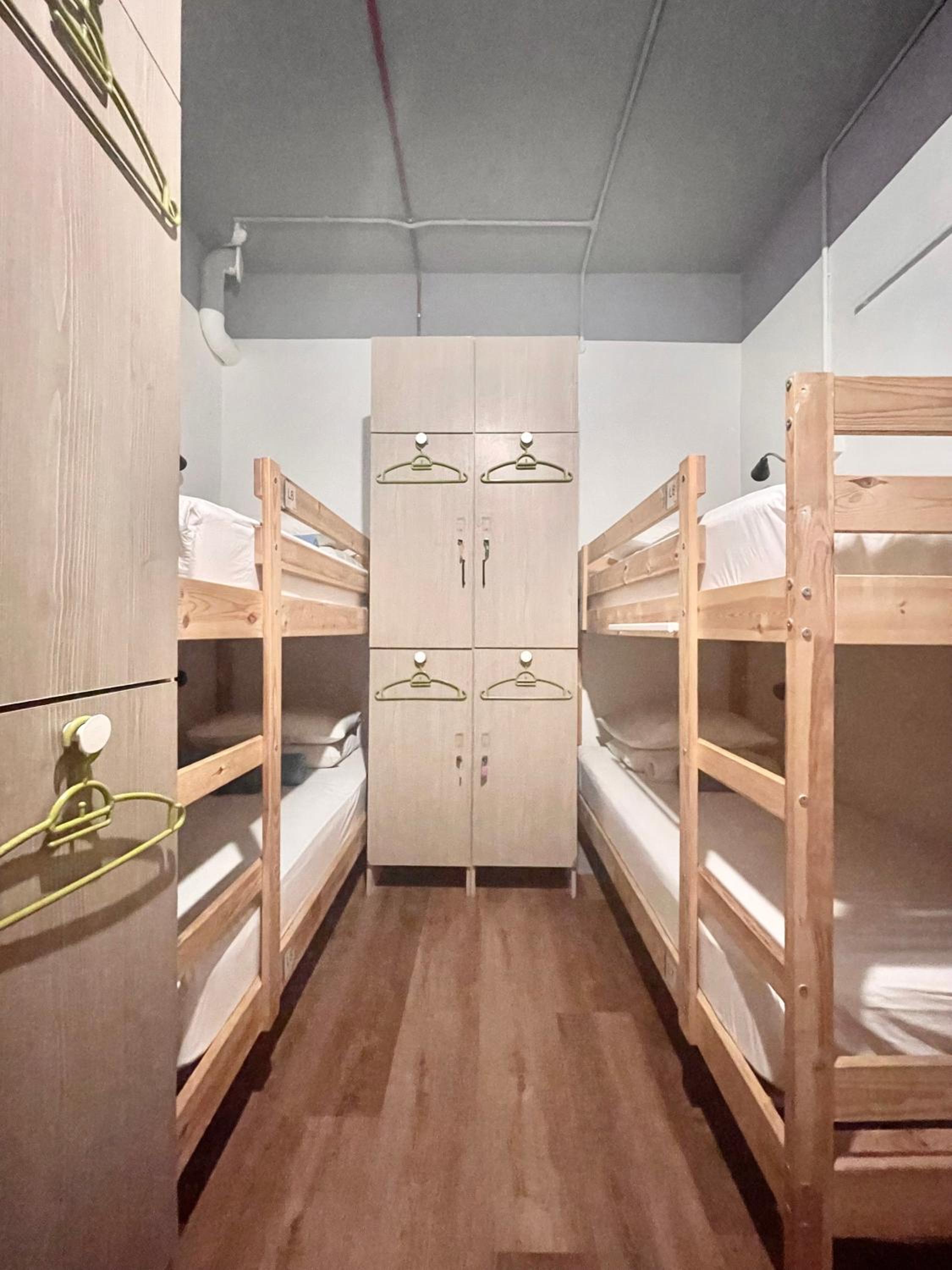 Bed in 8-Bed Mixed Dormitory Room photo 1