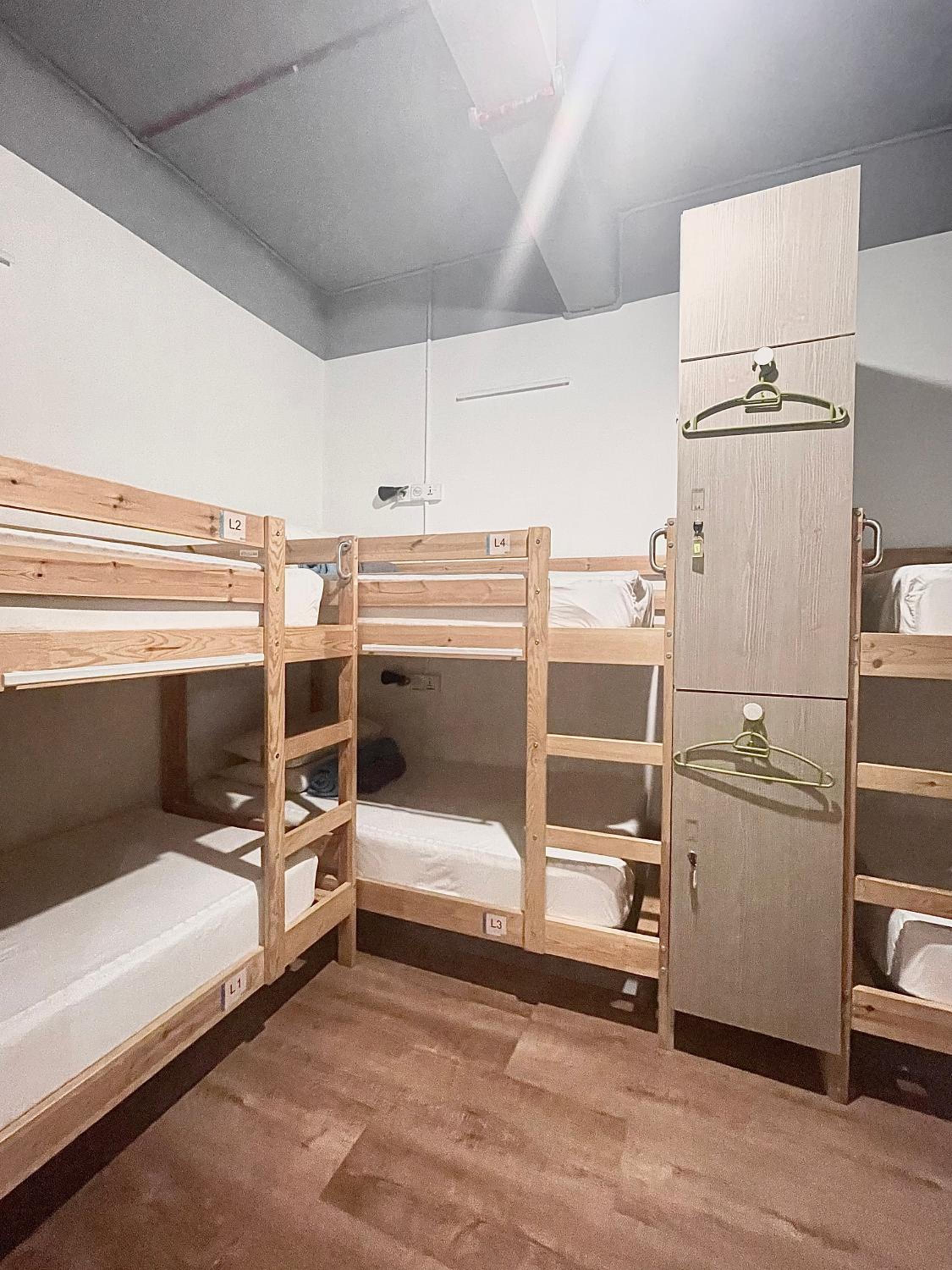 Bed in 8-Bed Mixed Dormitory Room photo 2