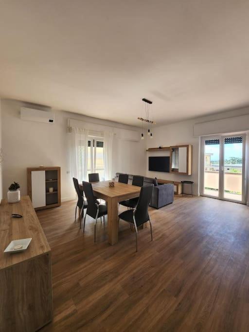 Three-Bedroom Apartment photo 1