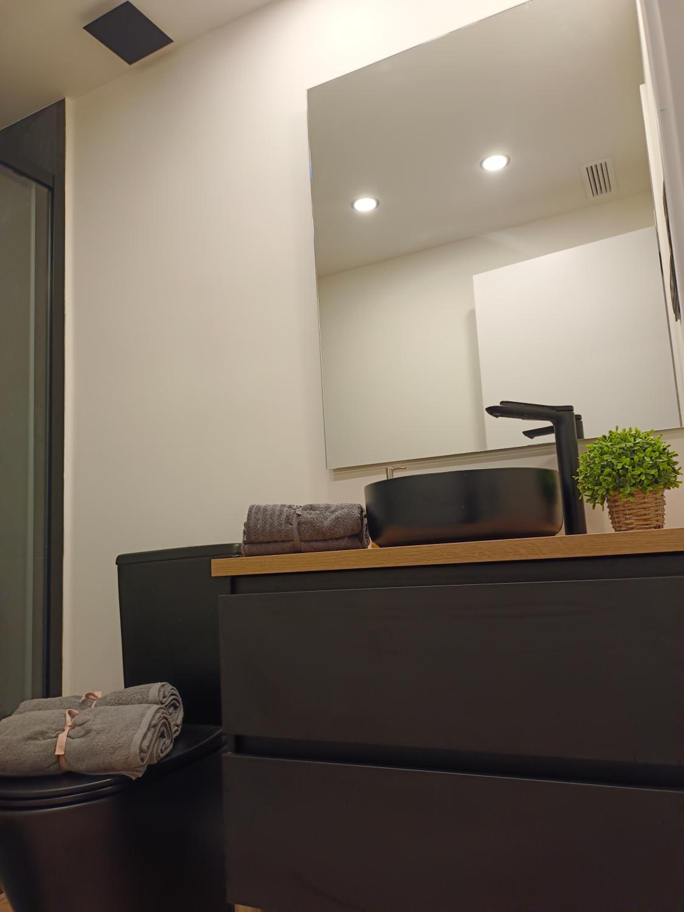 Economy Triple Room With Shared Bathroom photo 3