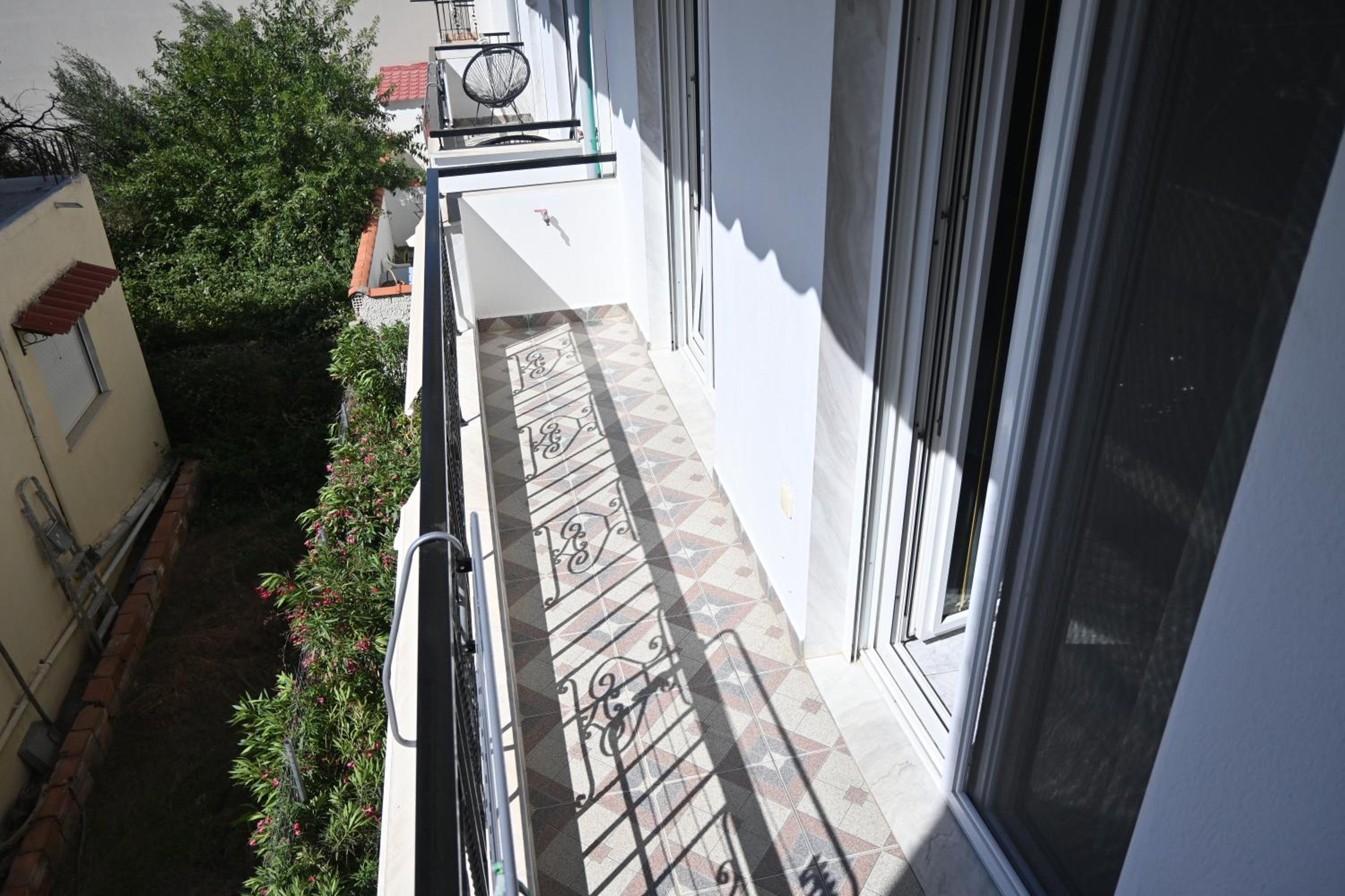 Apartment With Balcony photo 2
