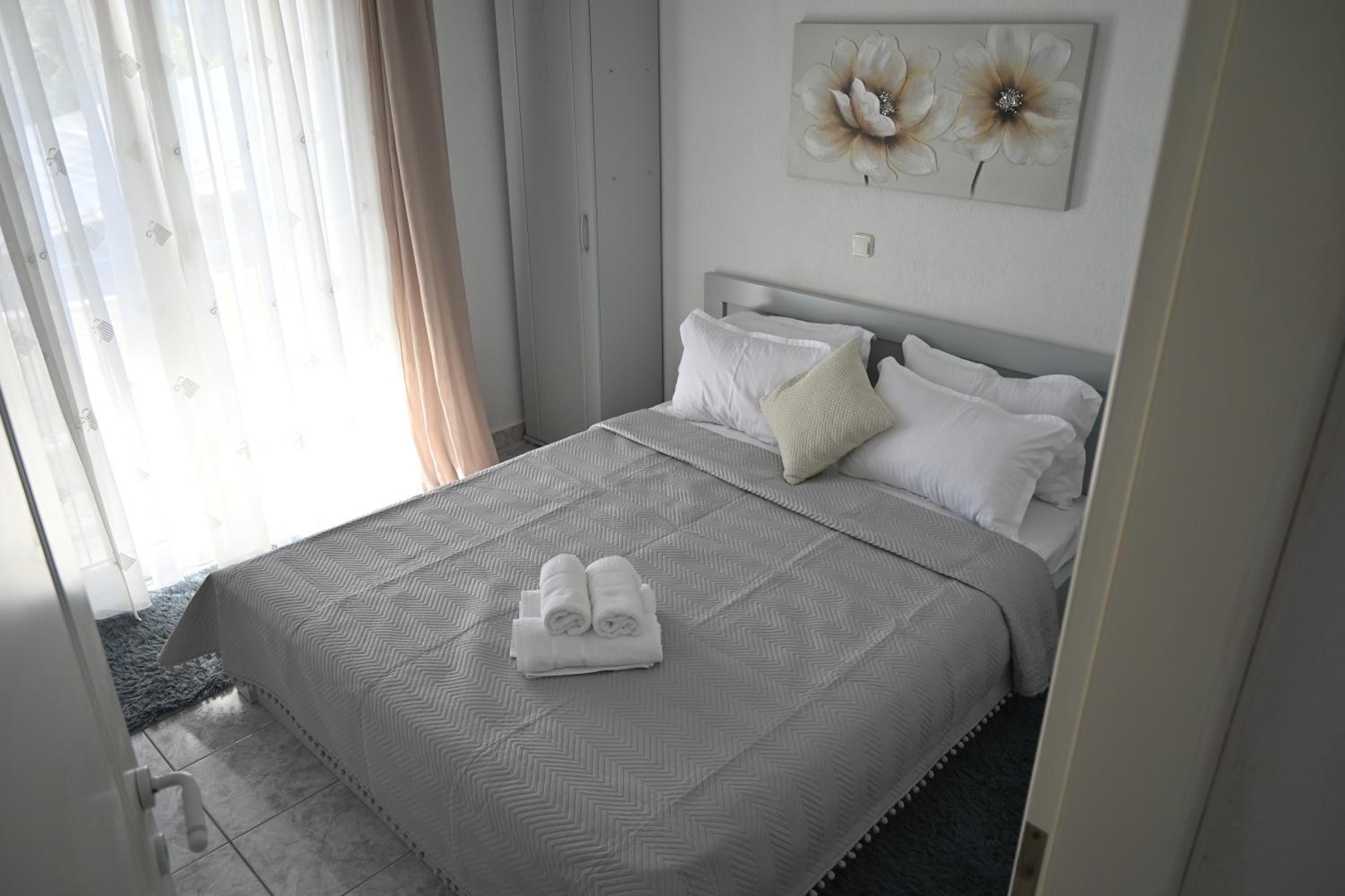 Apartment With Balcony photo 3
