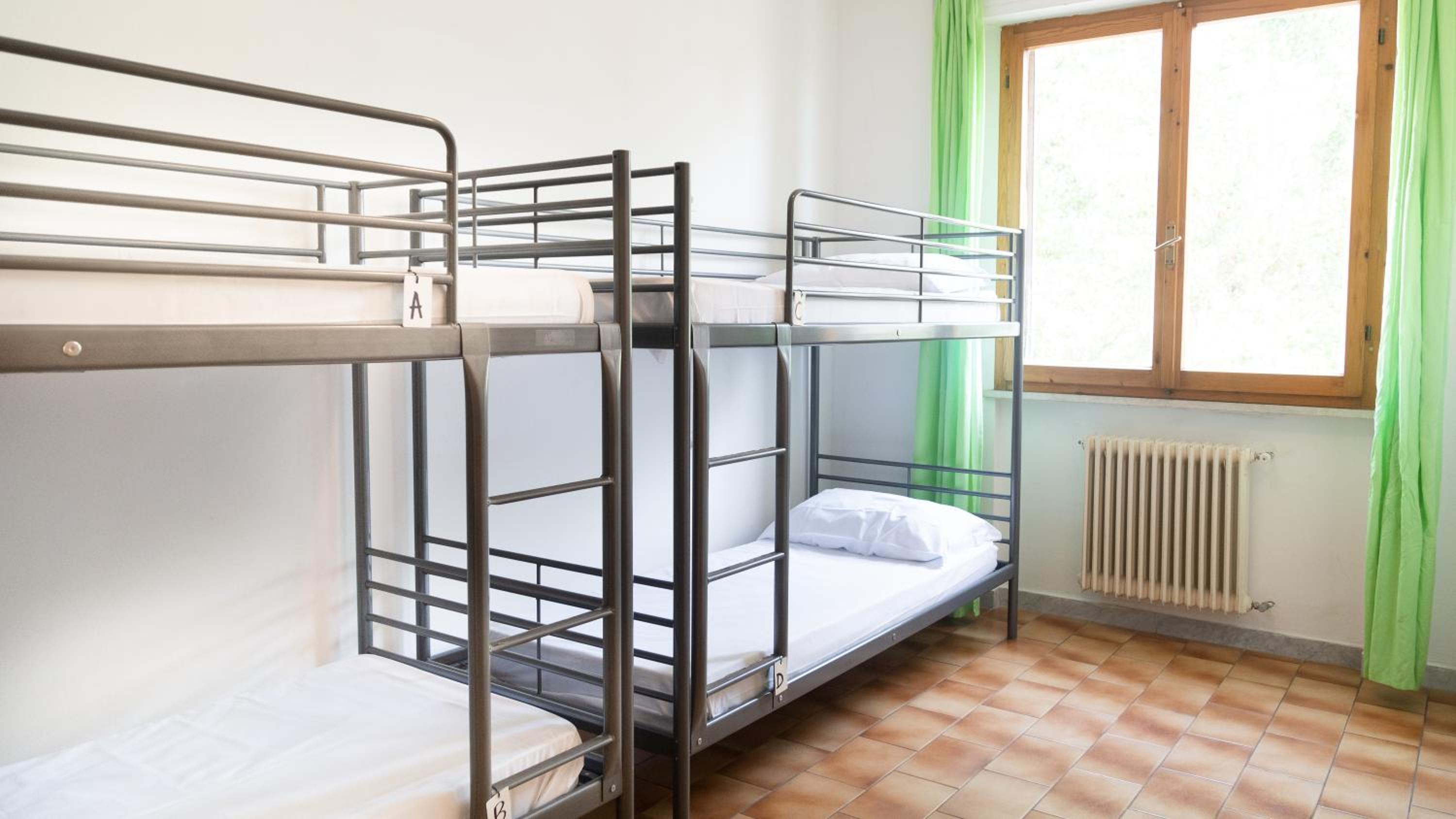 Bed in 4-Bed Mixed Dorm Shared Bathroom