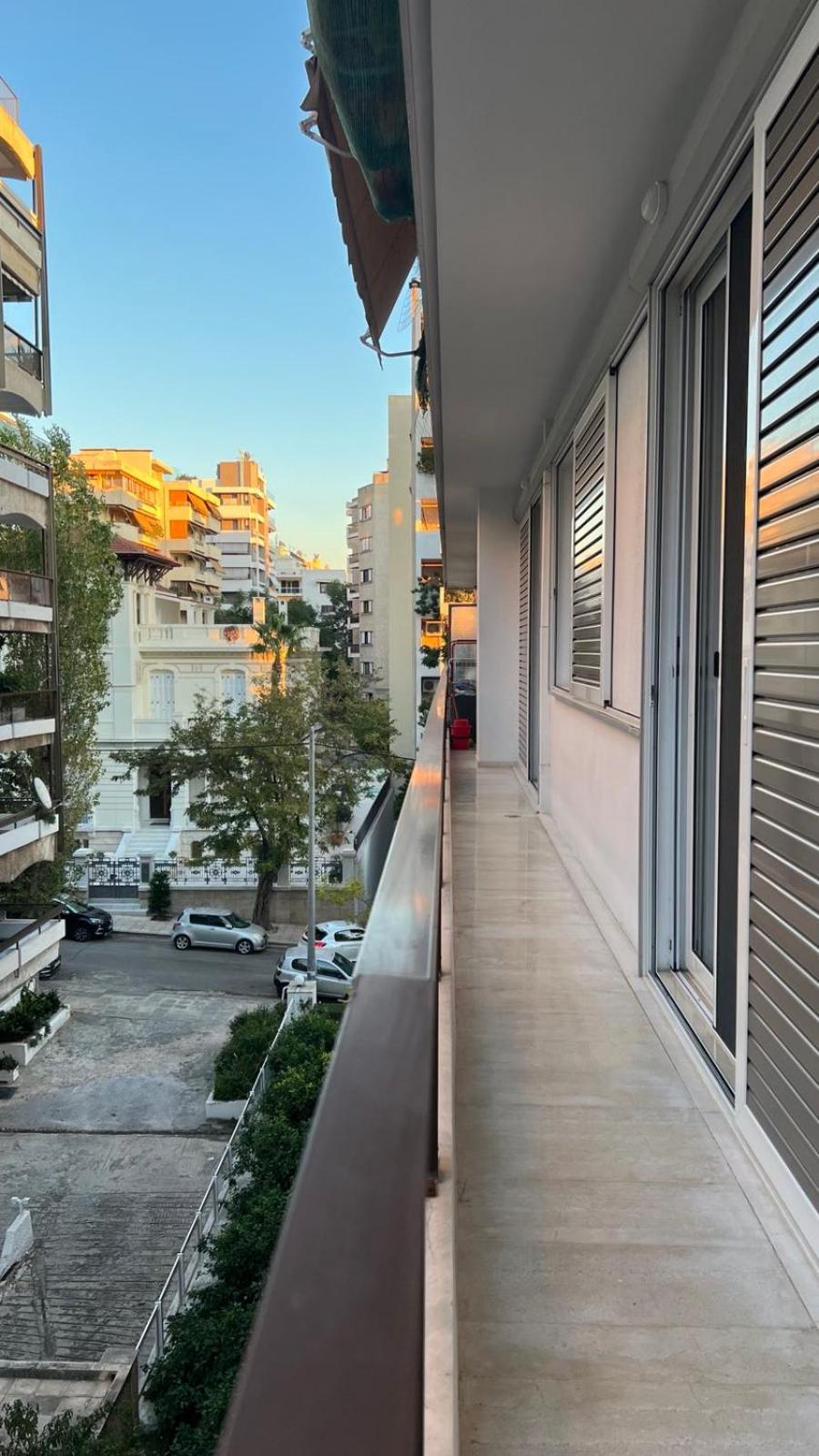 Two-Bedroom Apartment with Balcony photo 2