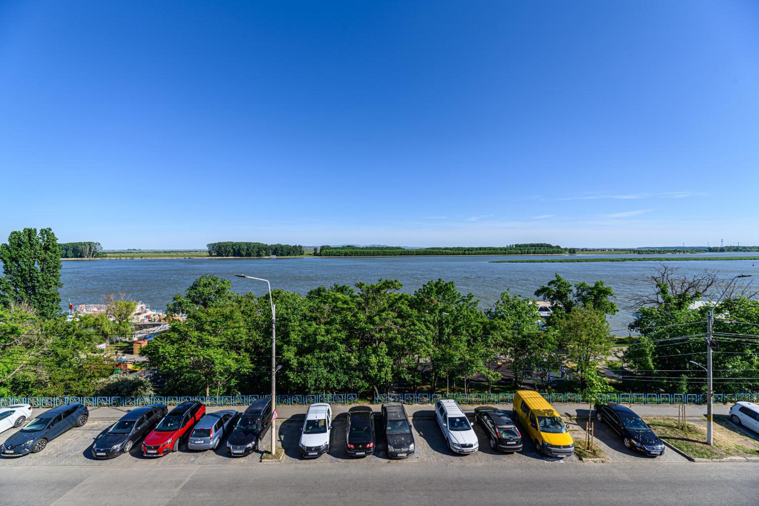 Deluxe Double Room with Danube View - Photo 5