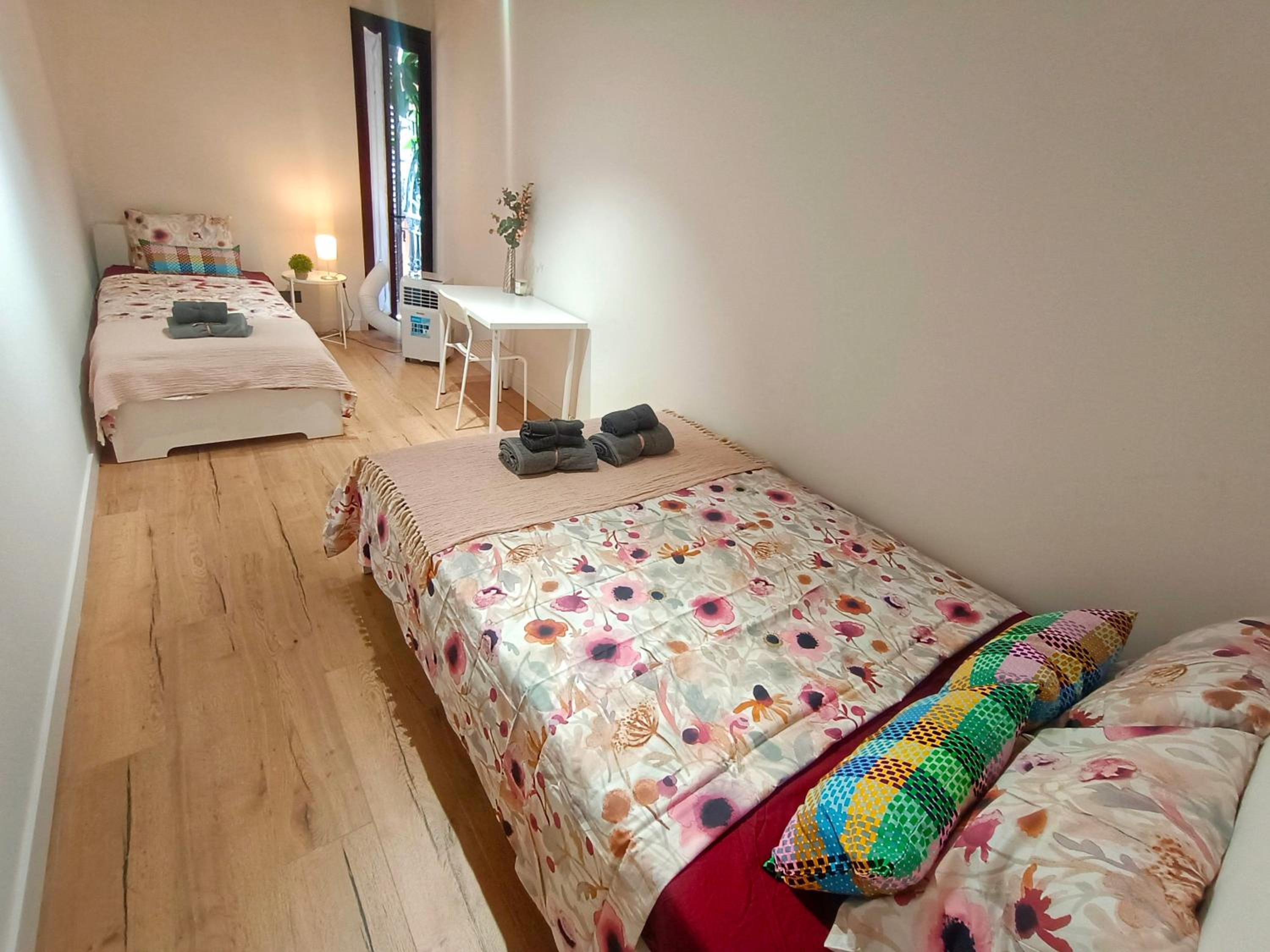 Habitación Triple Básica con Baño Compartido