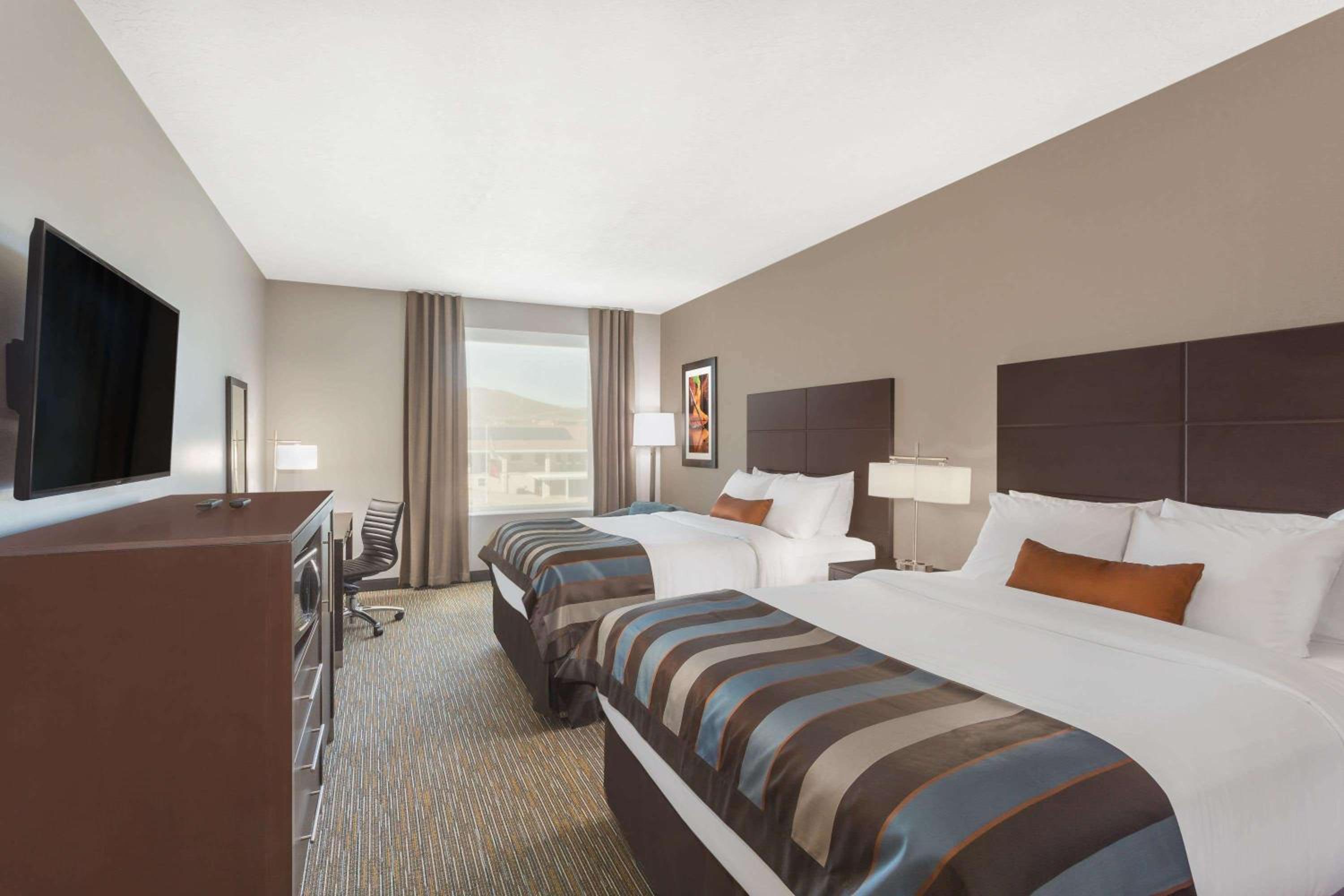 Deluxe Queen Room - Disability Access/Non-Smoking