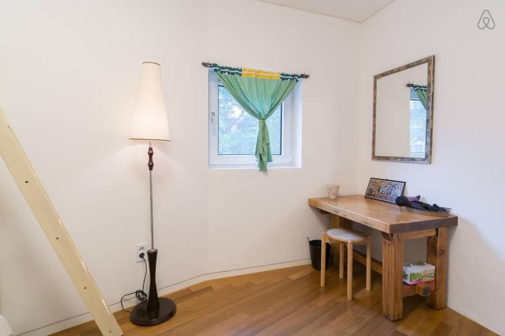 Family Room - Photo 2