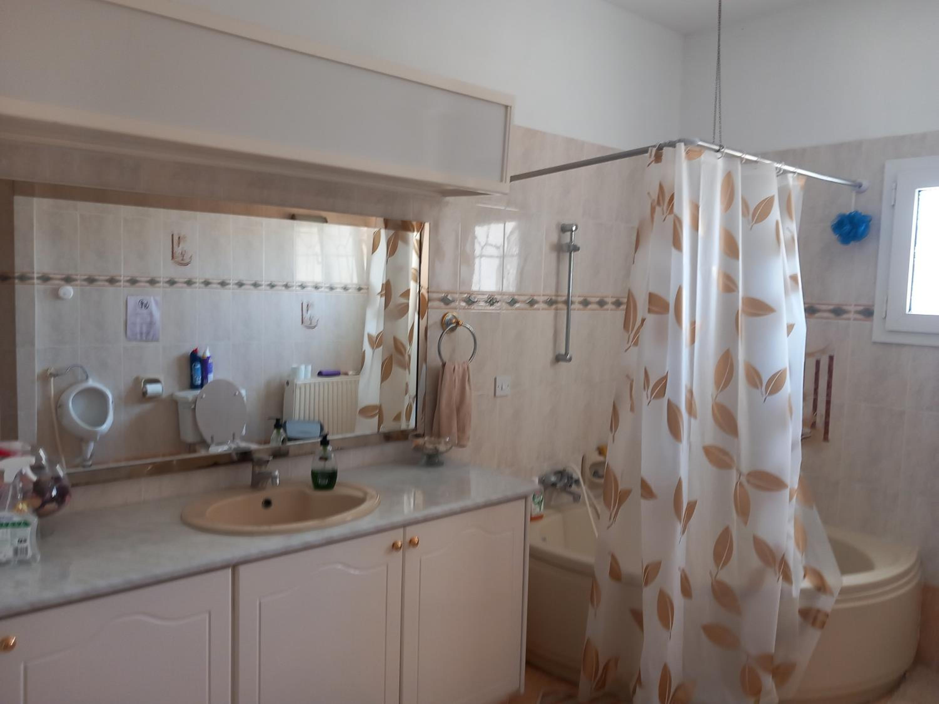 Budget Double Room - Photo 12