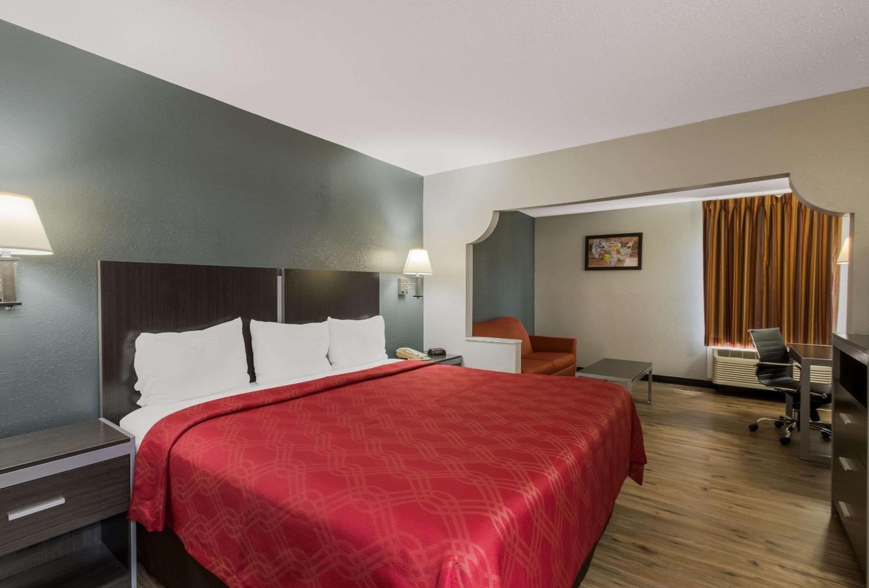 King Room - Non-Smoking - Photo 1