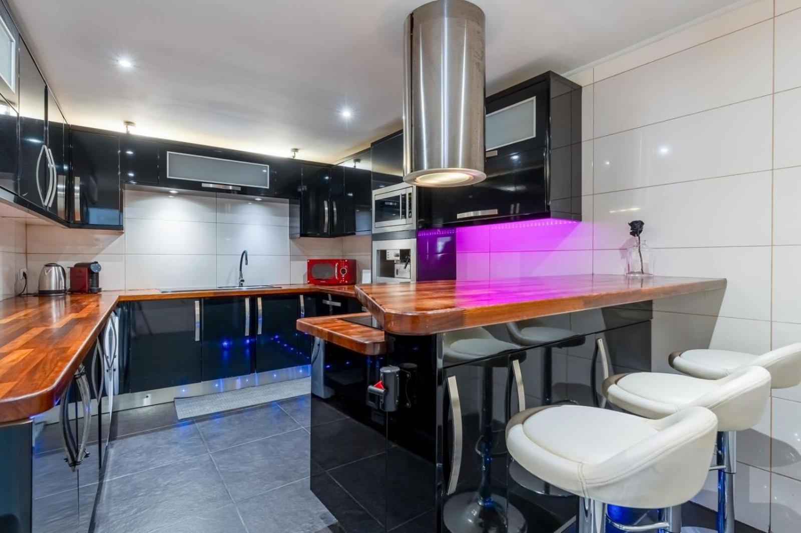Three-Bedroom House photo 2