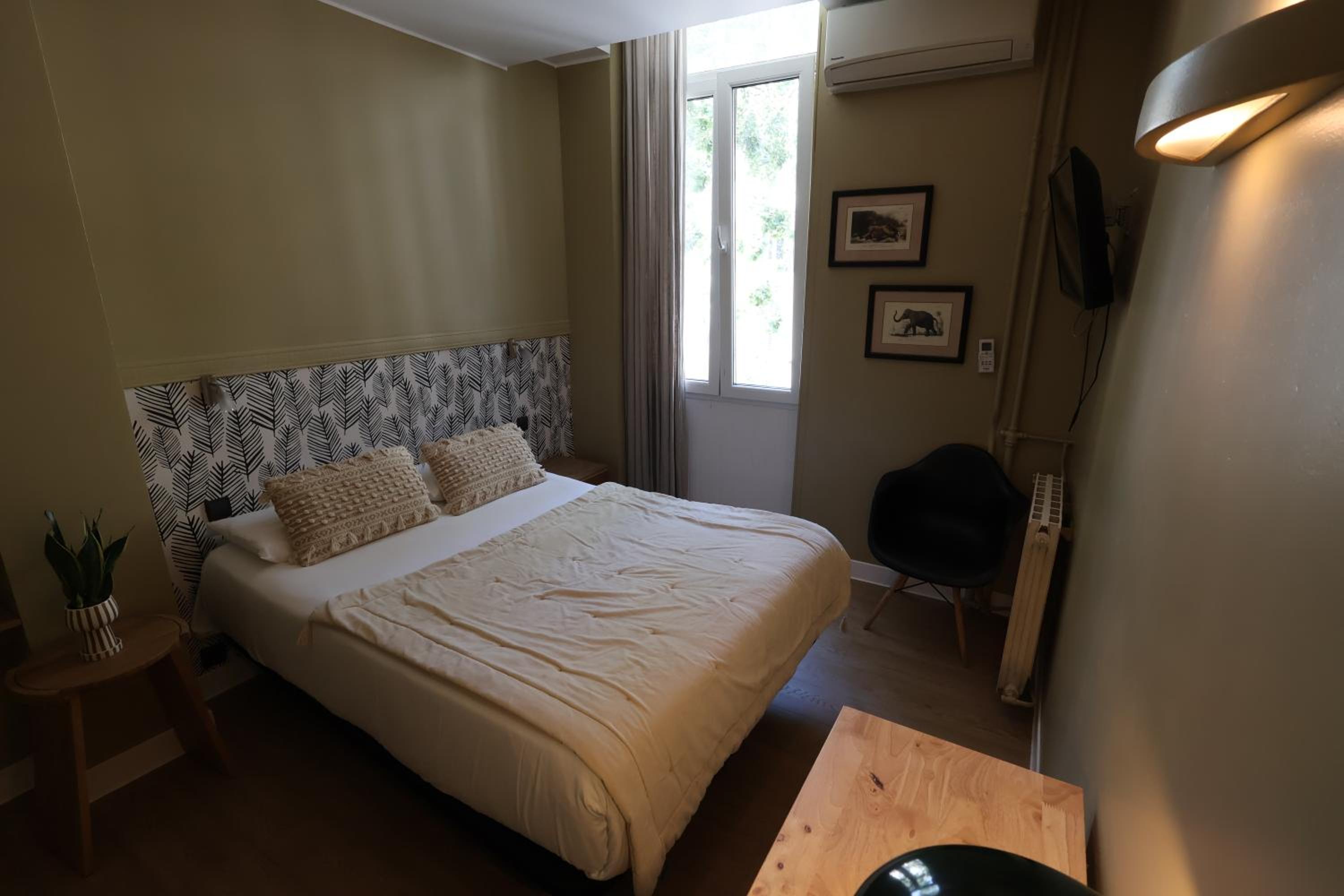 Double Room - Photo 17