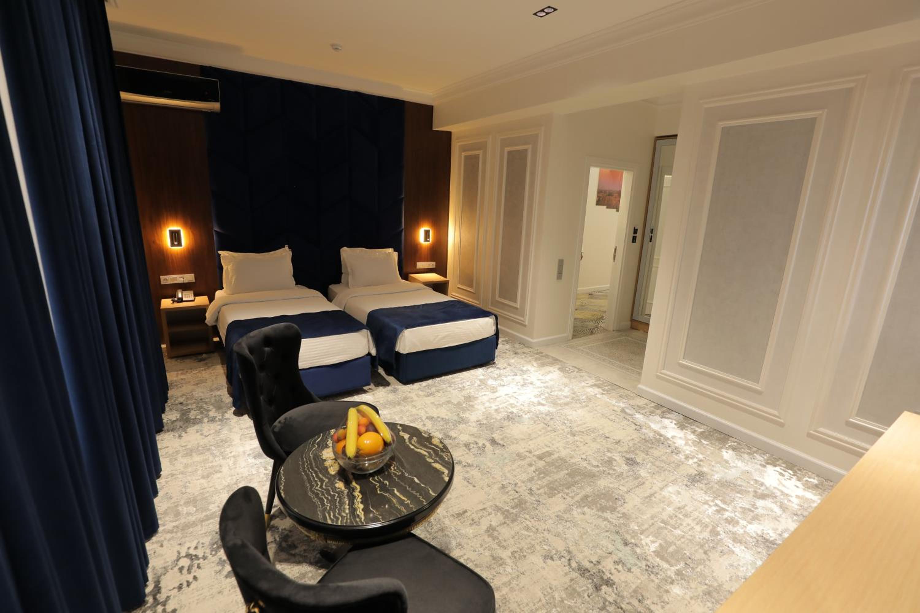 Suite with City View - Photo 1