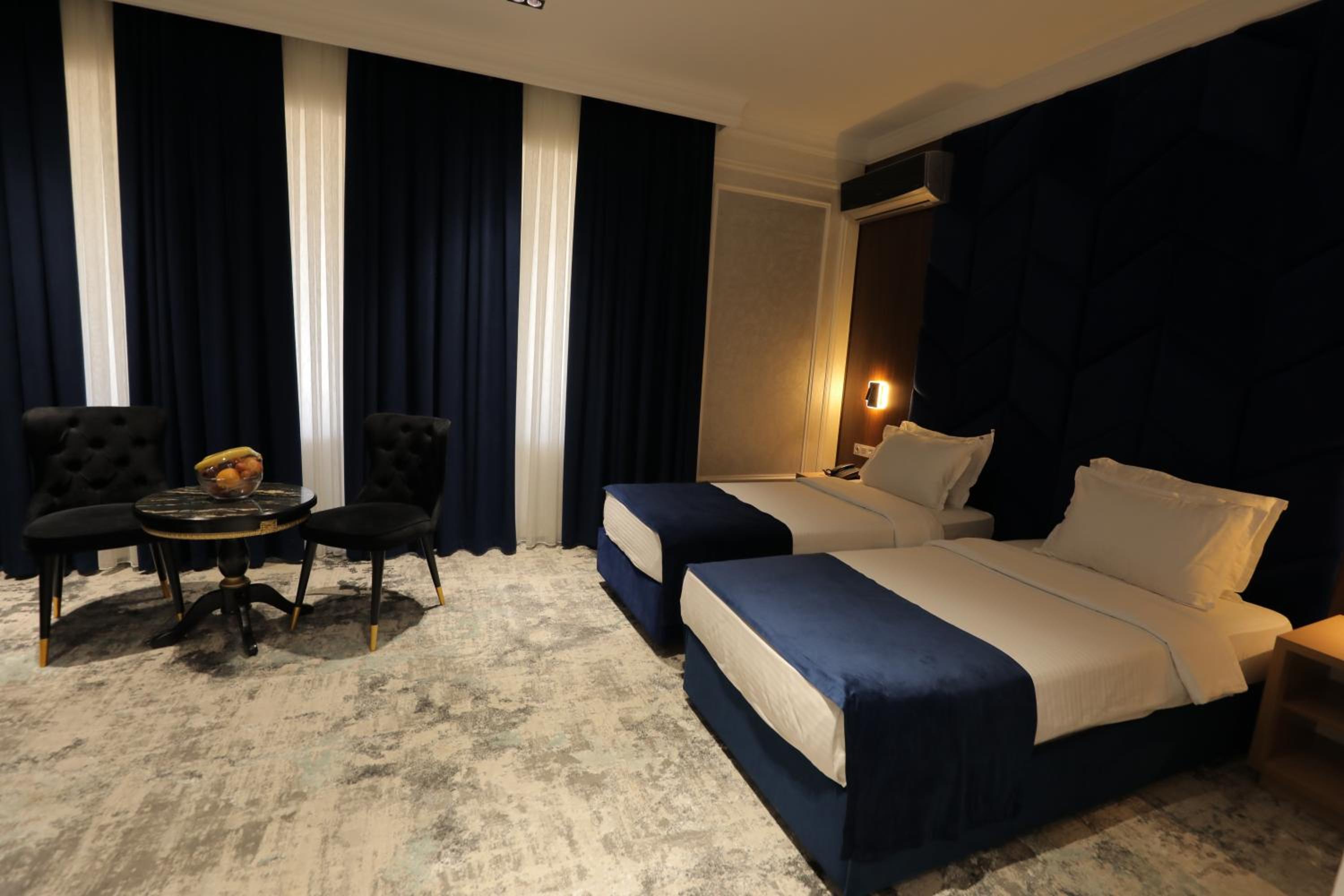 Suite with City View - Photo 5