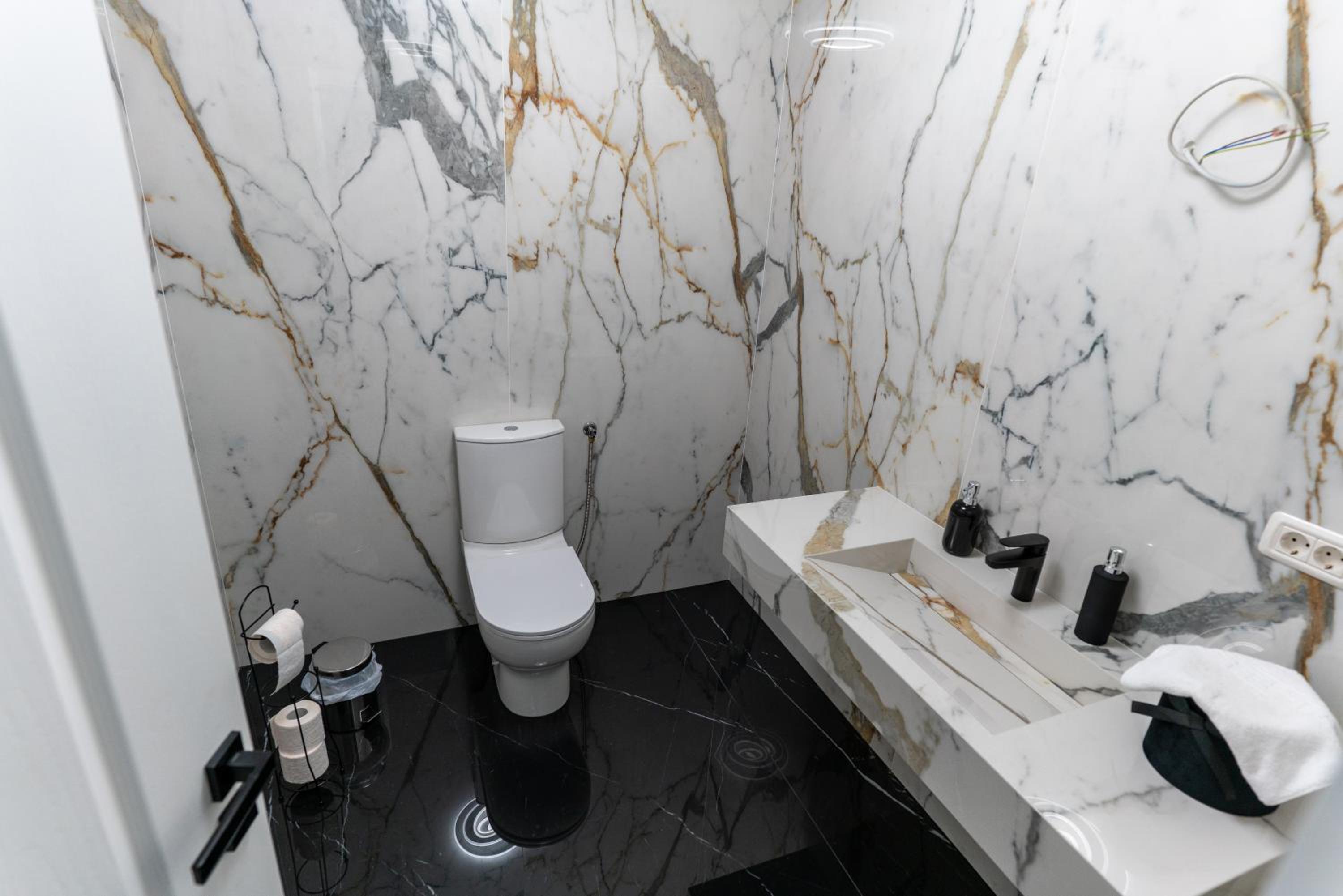 Deluxe Double Room with Shower photo 2