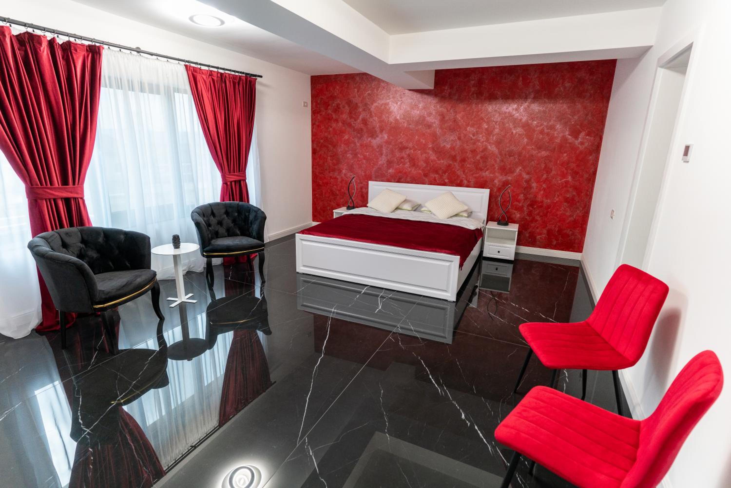 Deluxe Double Room with Shower photo 1