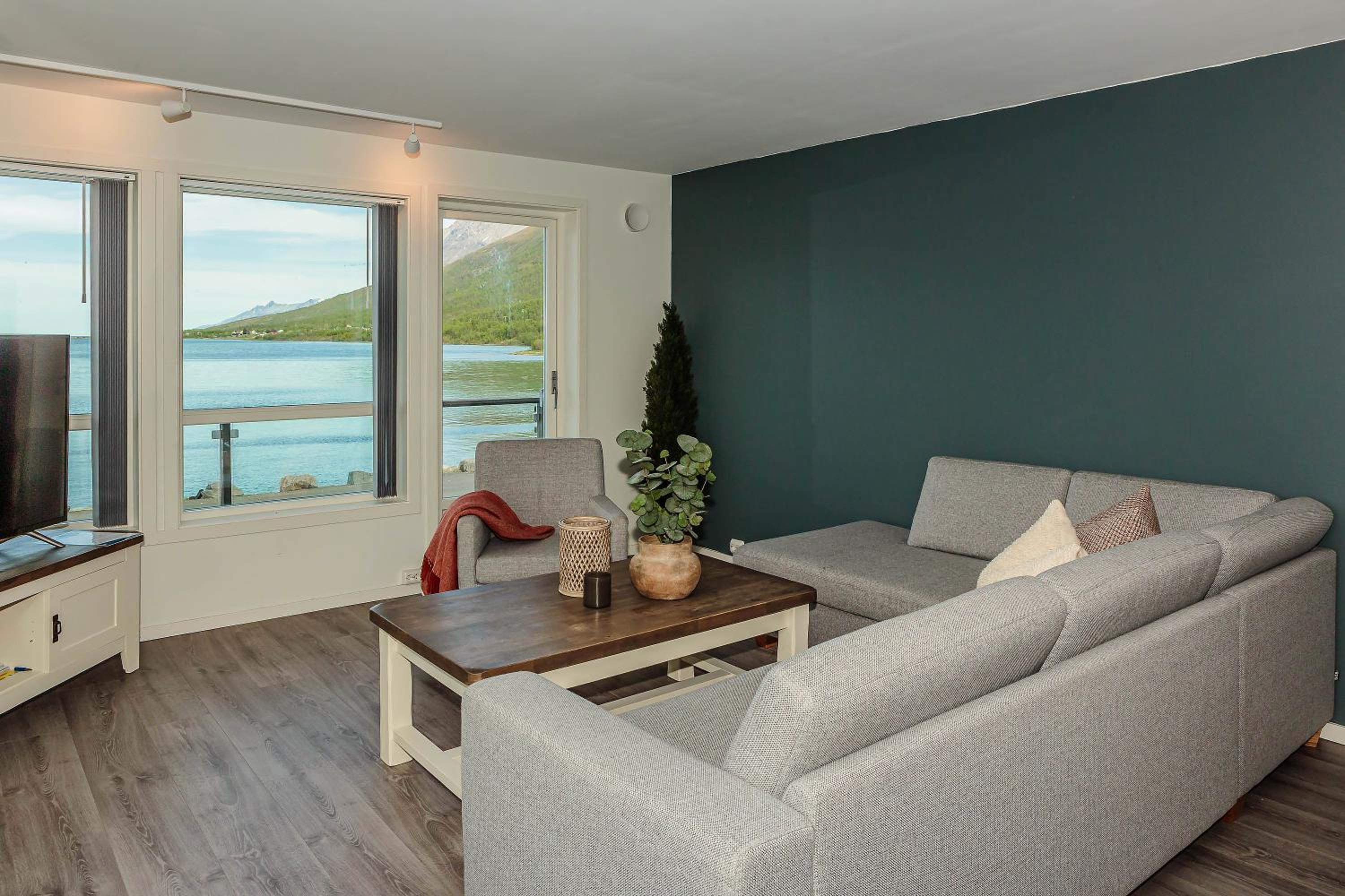 One-Bedroom Superior Apartment - Photo 1