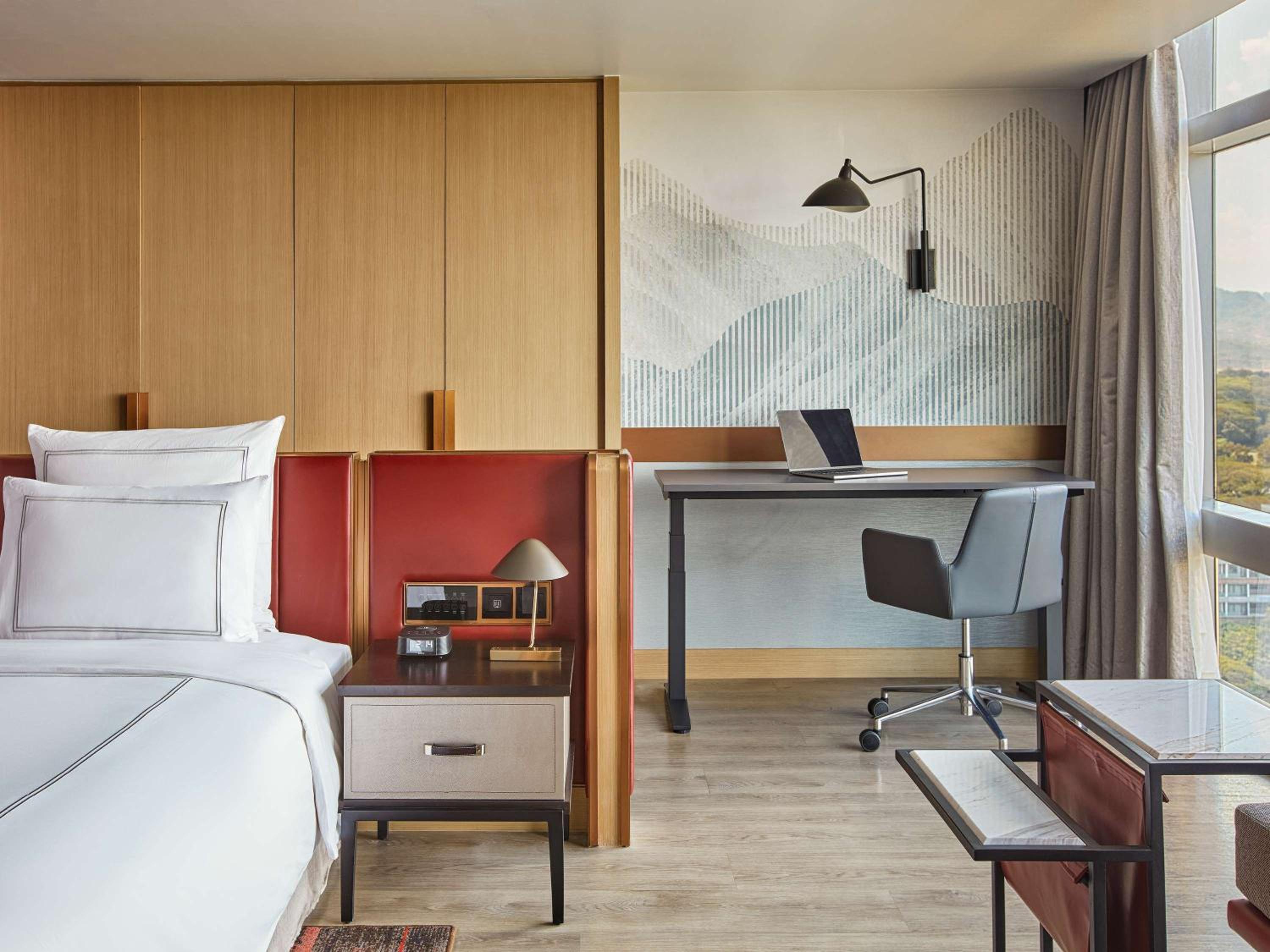 Swiss Executive King Room - Photo 1