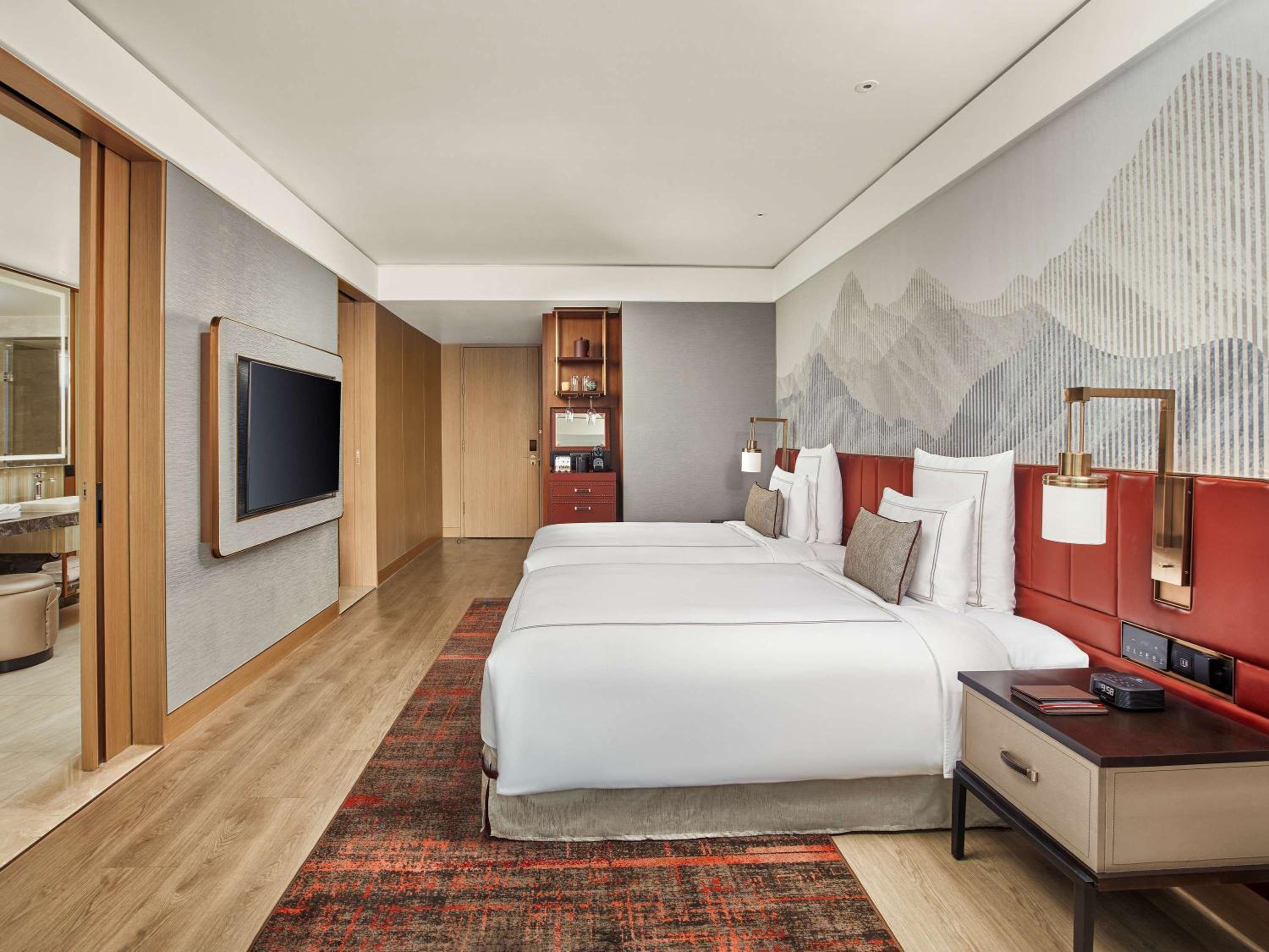 Premium King Room - Photo 1