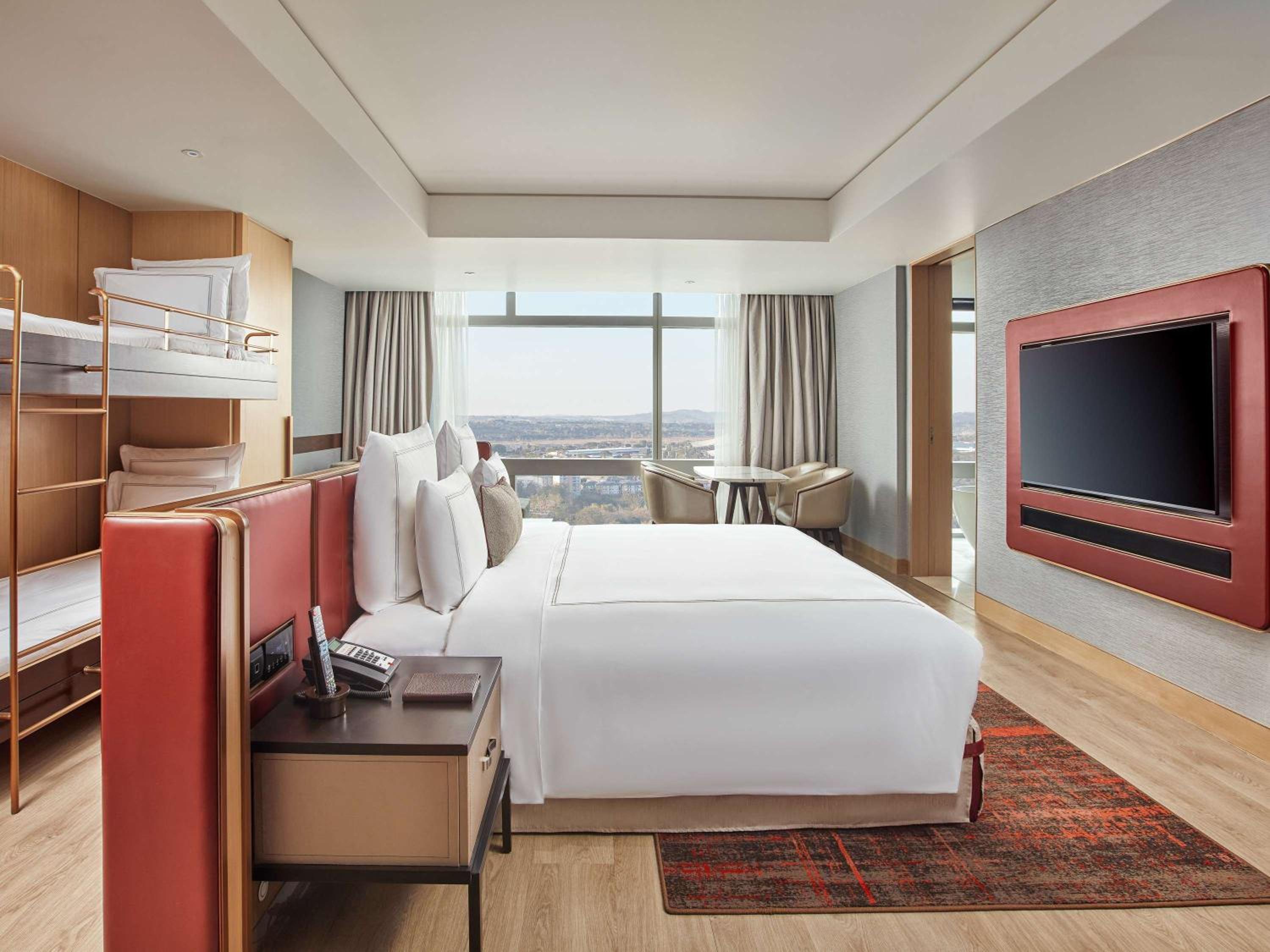 Swiss Family Suite with One King and One Bunk Bed - Photo 4
