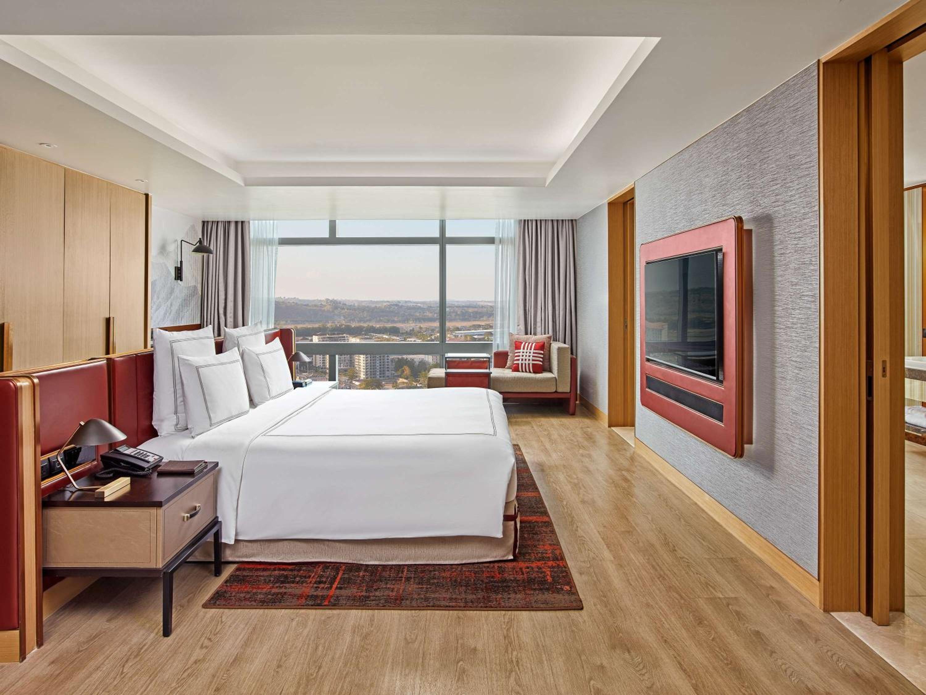 Swiss Vitality King Suite - Photo 3