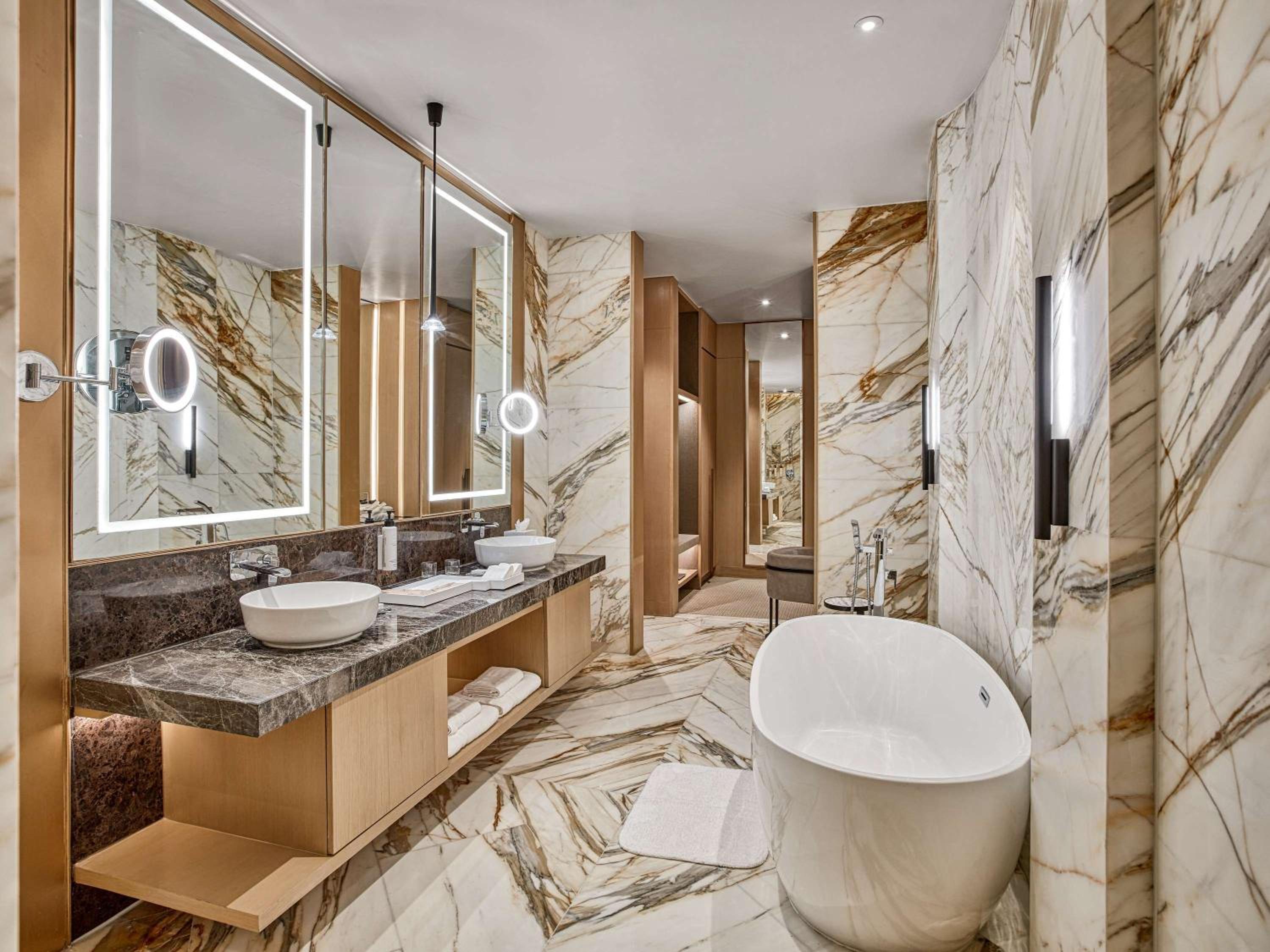 Swiss Prestige King Suite - Photo 12