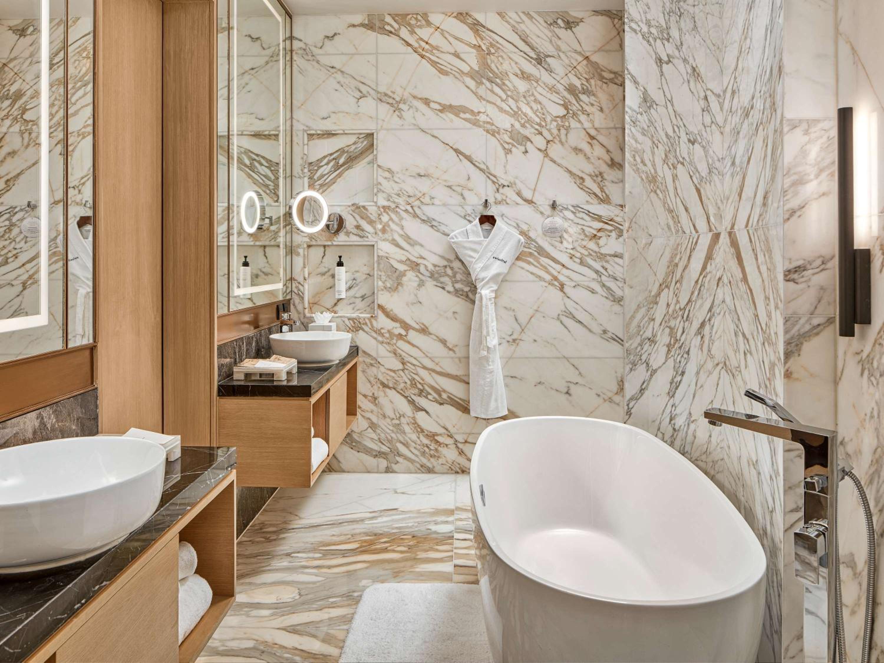 Swiss Prestige King Suite - Photo 11