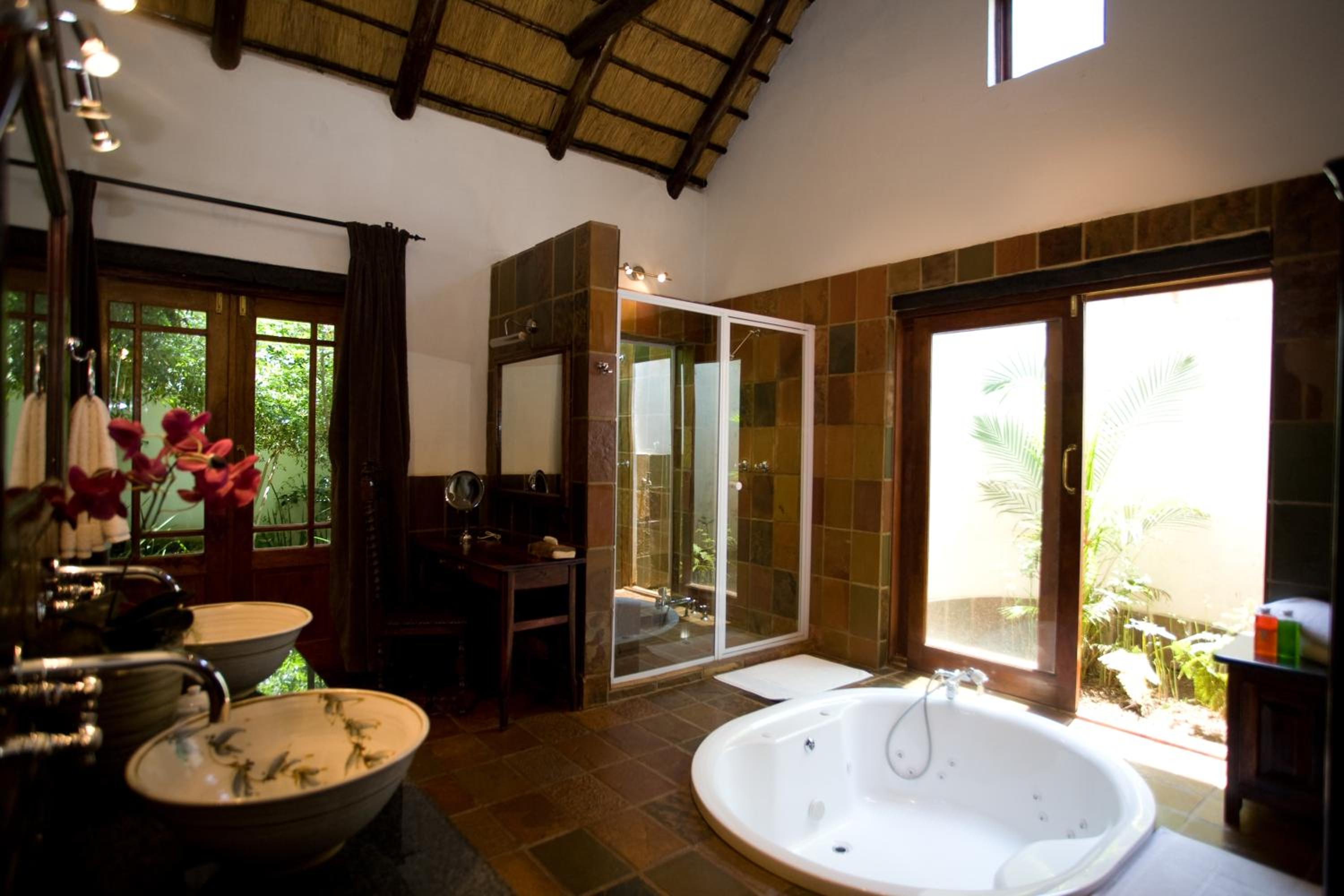Standard King Room - Photo 4
