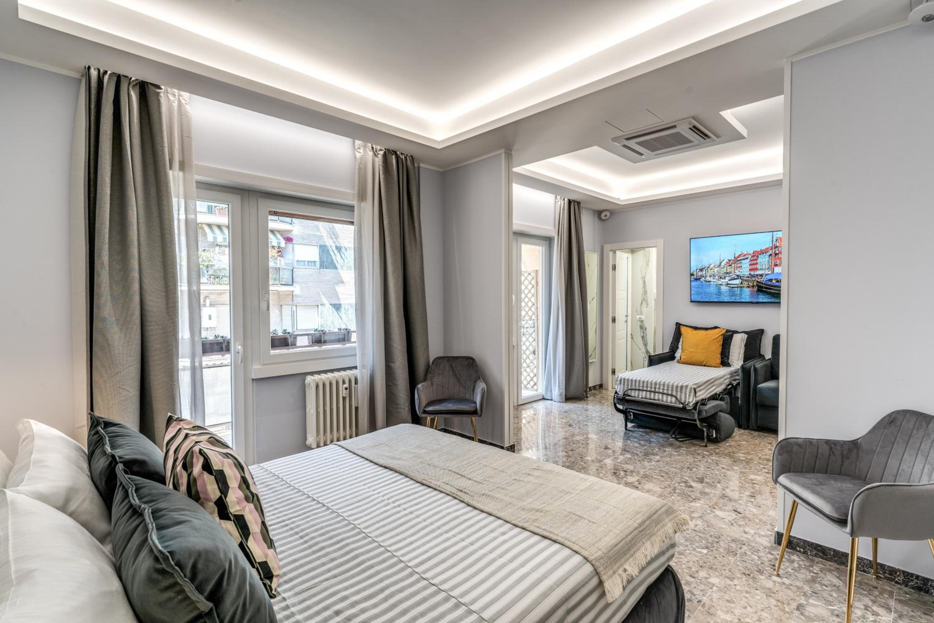 Deluxe Double or Twin Room with Balcony photo 3