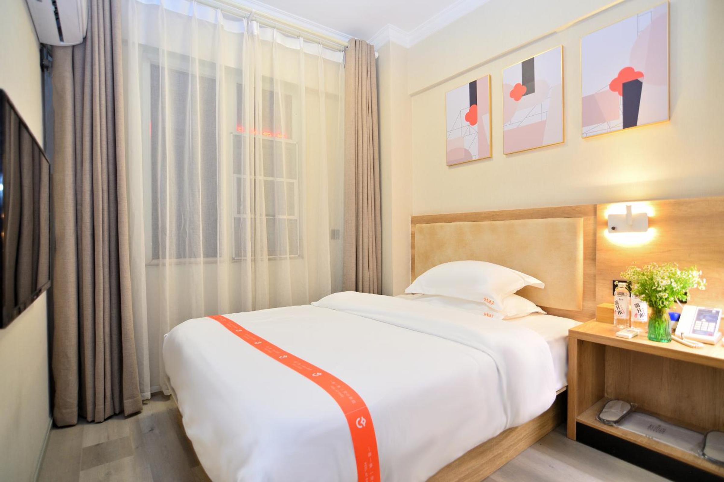 Budget Double Room photo 3