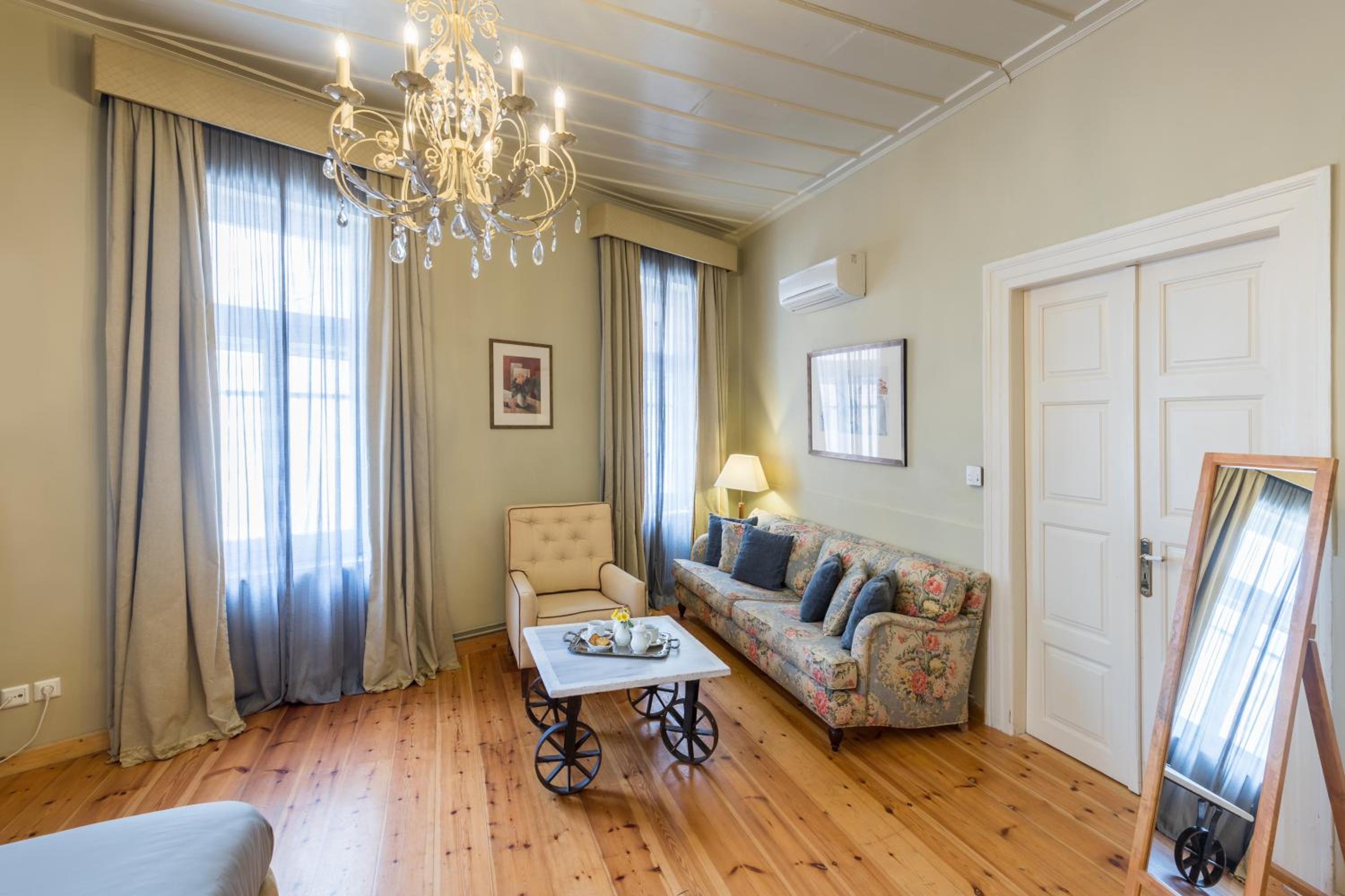  Family Suite (Cozy Alley Building) - Photo 2