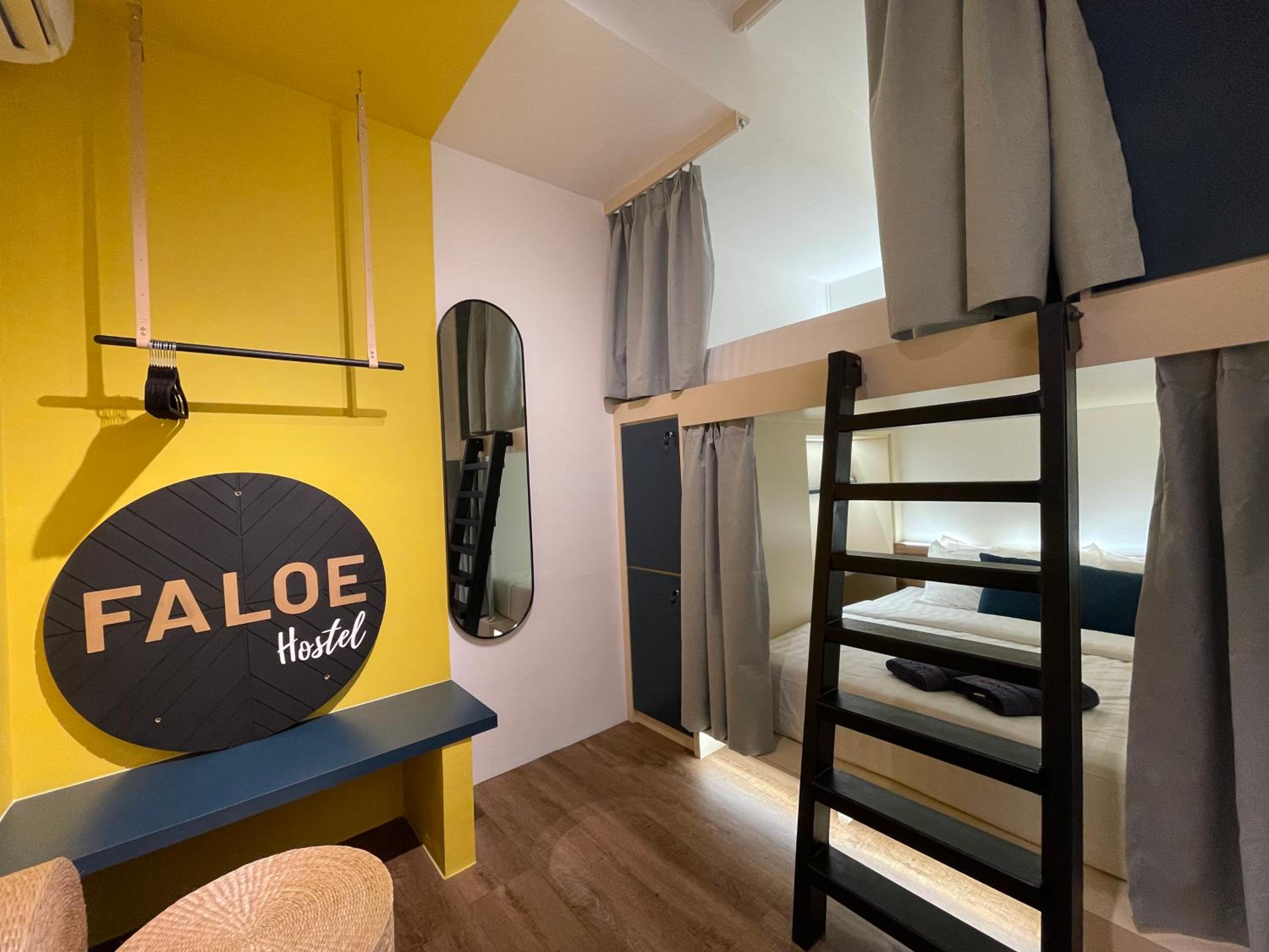 Deluxe Family Room photo 2