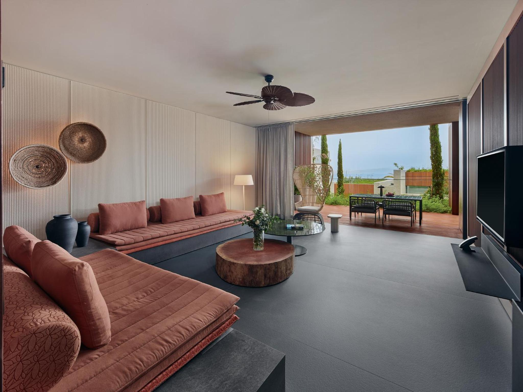 Royal Suite Land