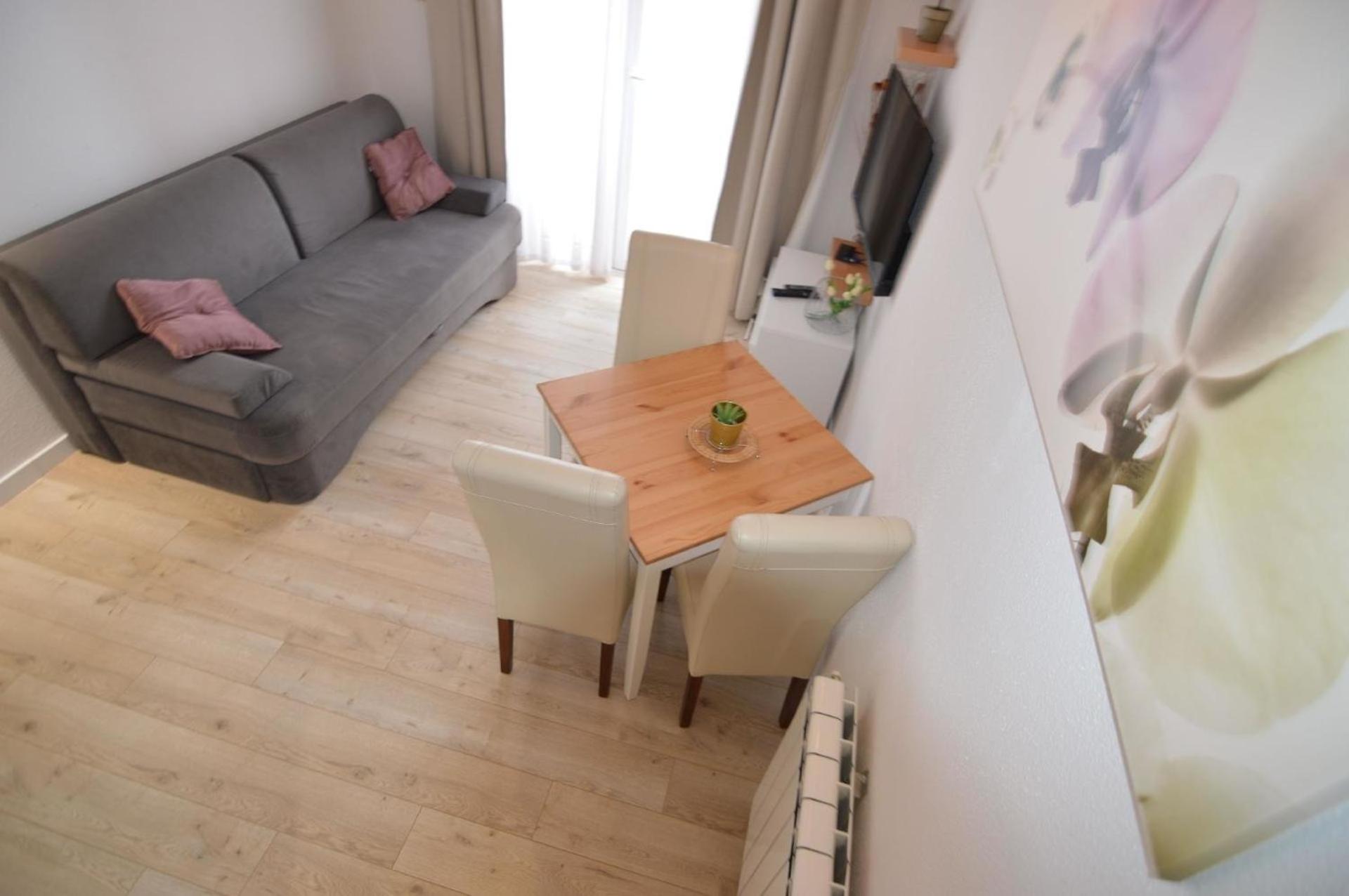 Apartment photo 3