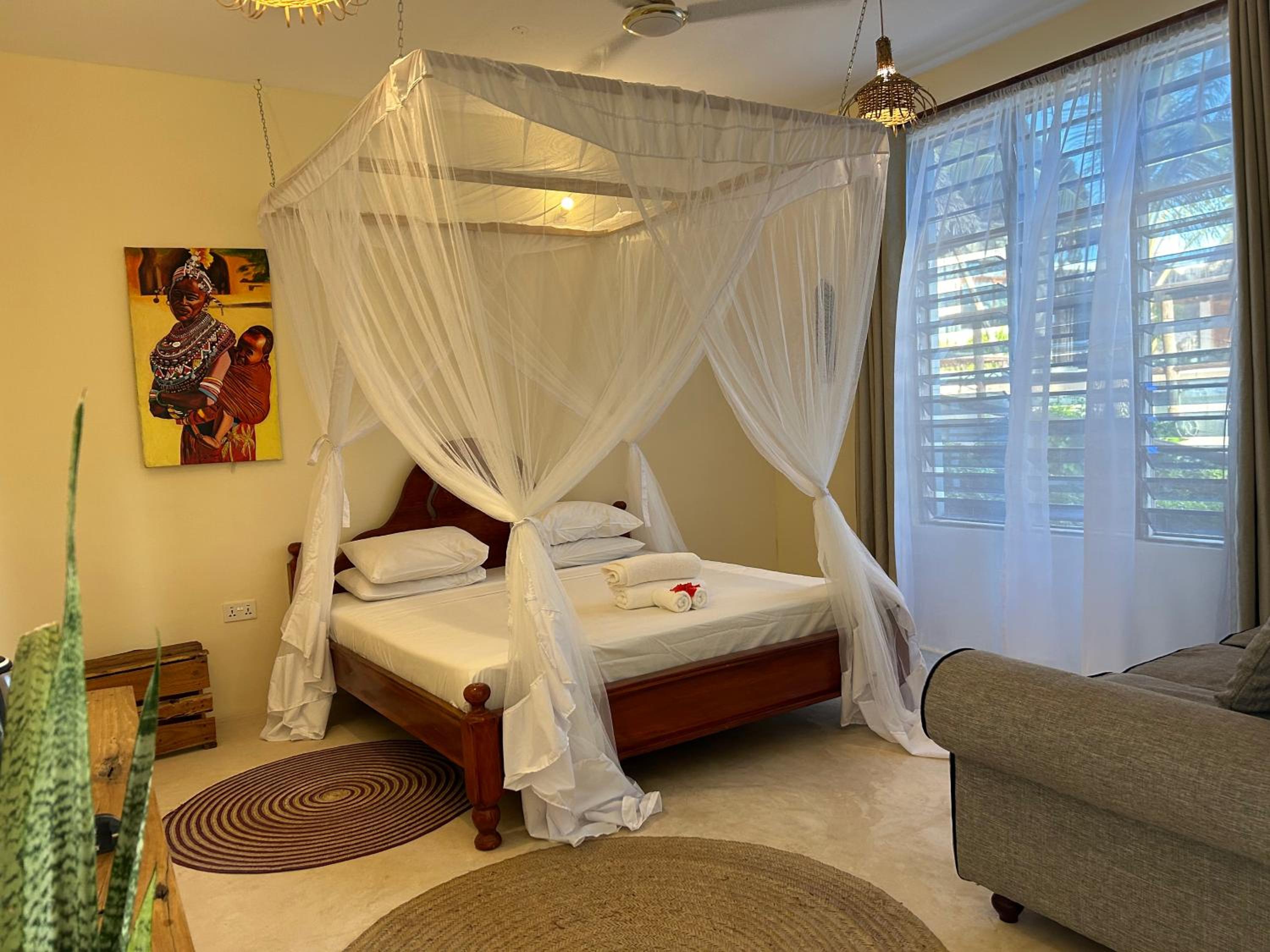 Suite - Photo 5