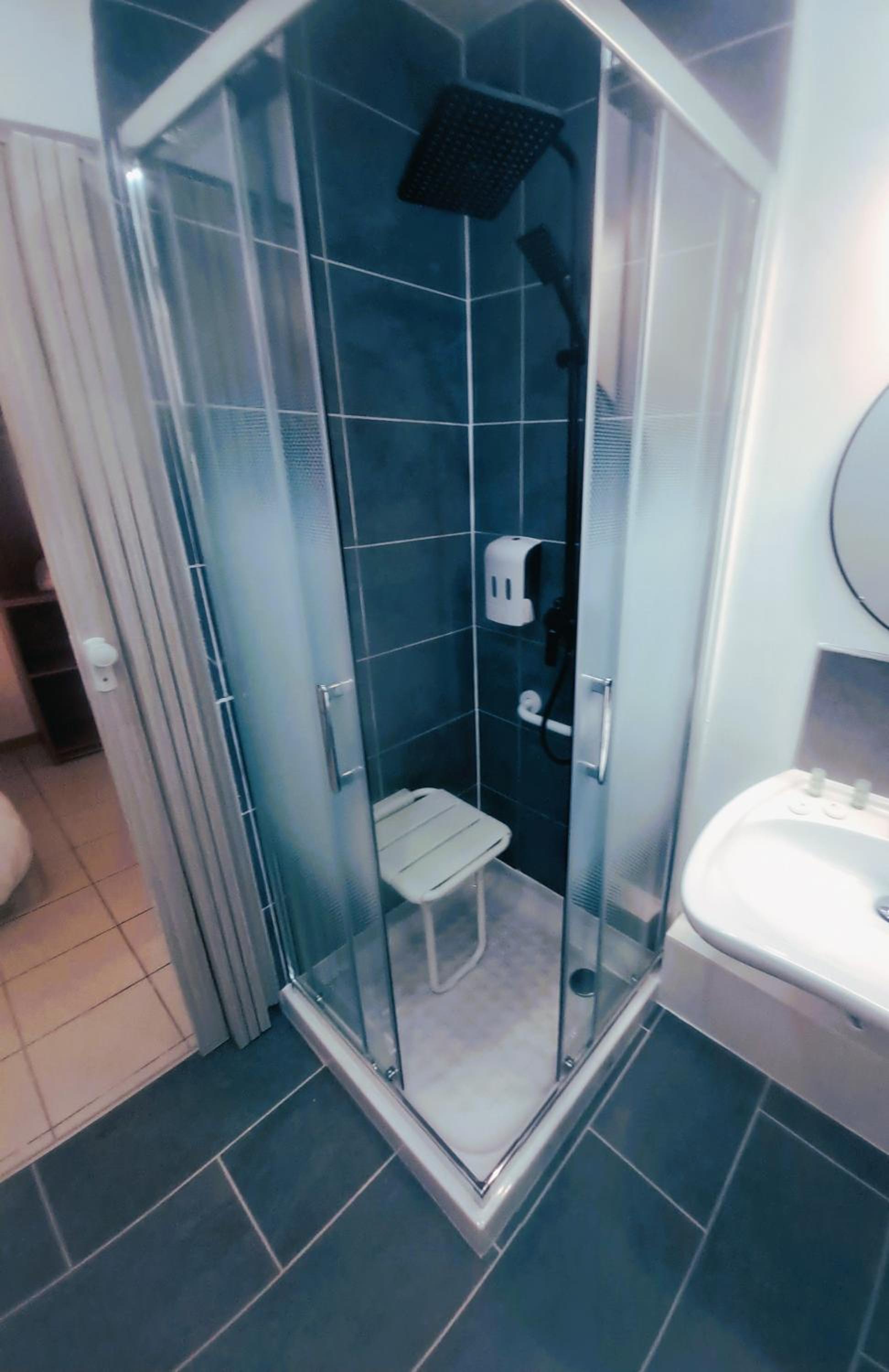 Triple Room - Disability Access photo 3