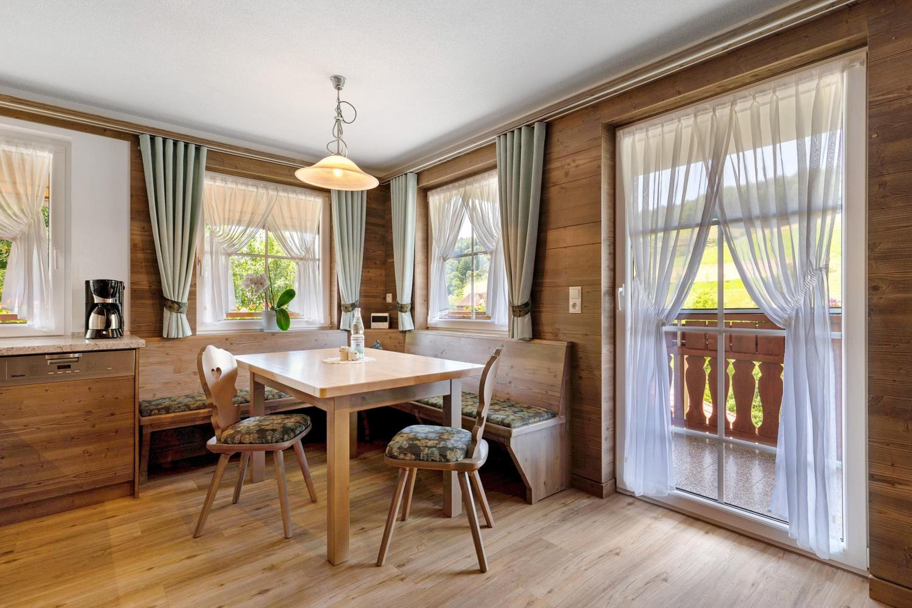 Two-Bedroom Deluxe Apartment with Garden View photo 3